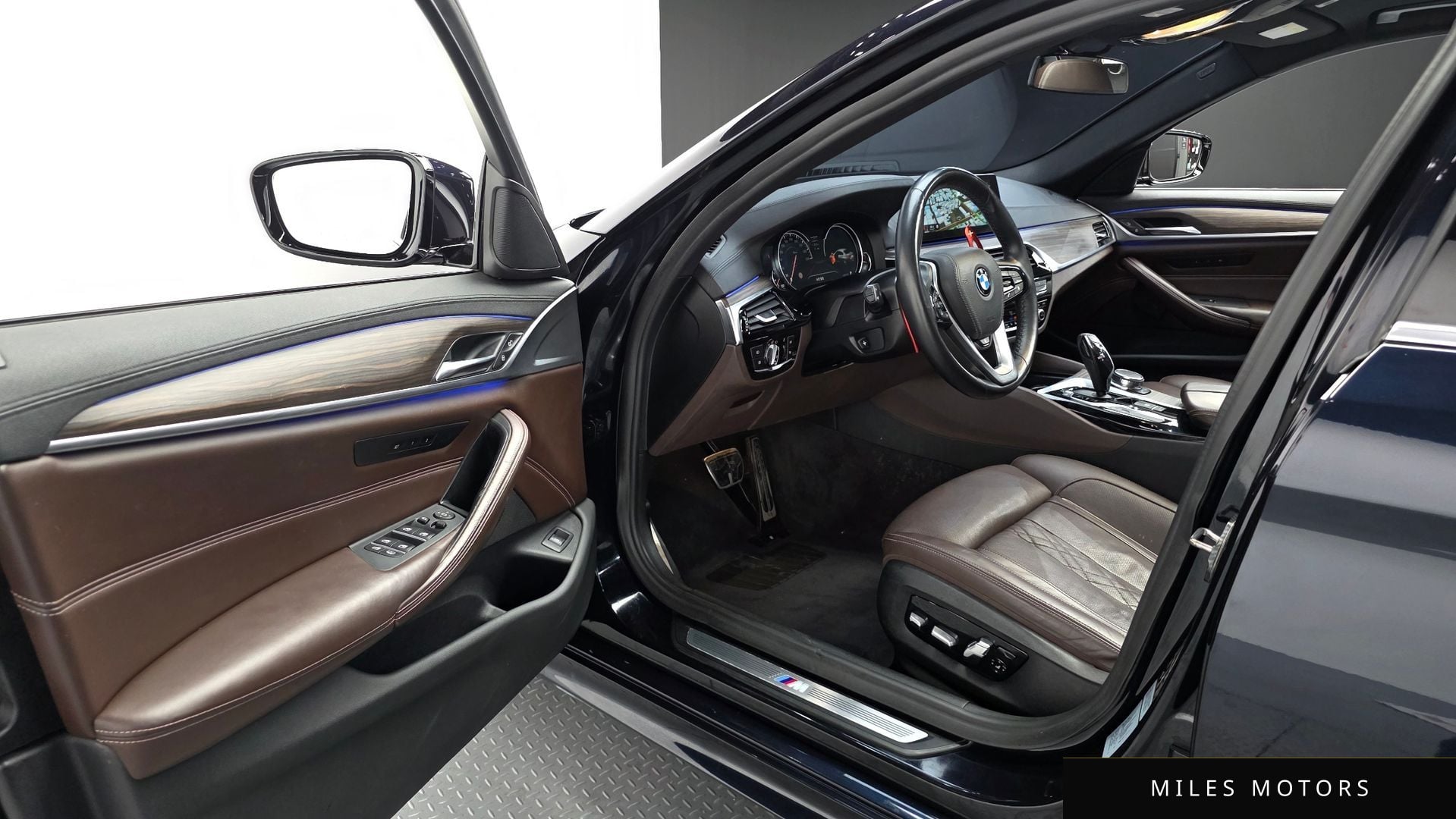 BMW 5 Series (G30) 2018 — миниатюра 10