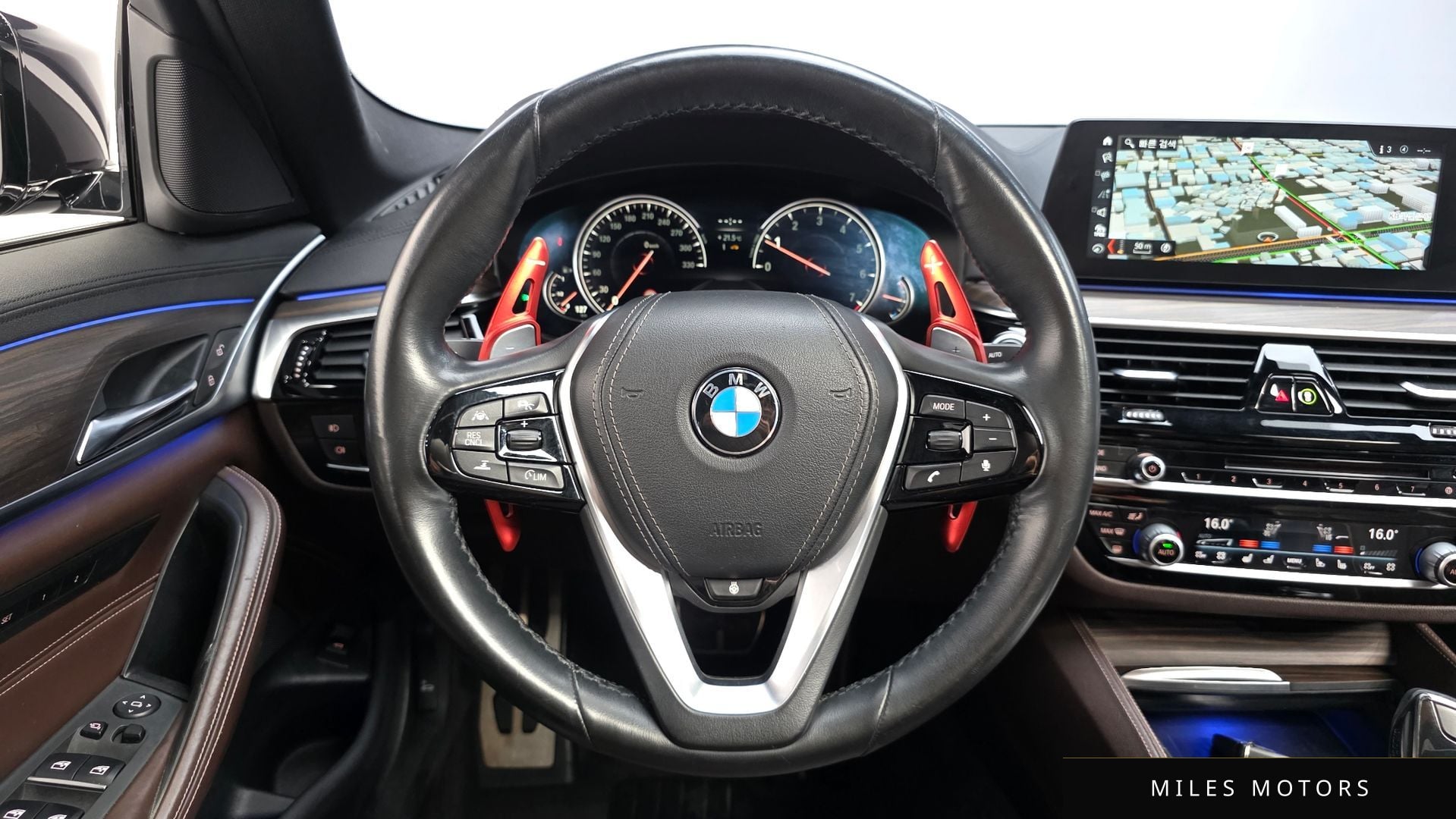 BMW 5 Series (G30) 2018 — миниатюра 12