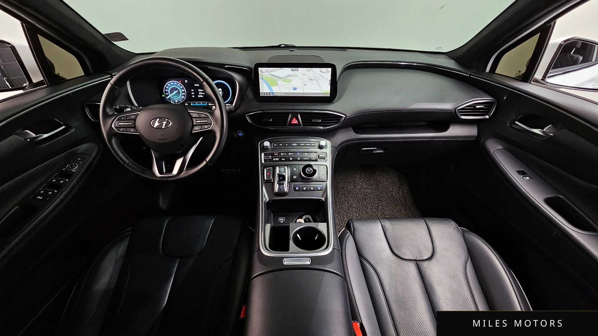 Hyundai Santafe 2022 — миниатюра 10