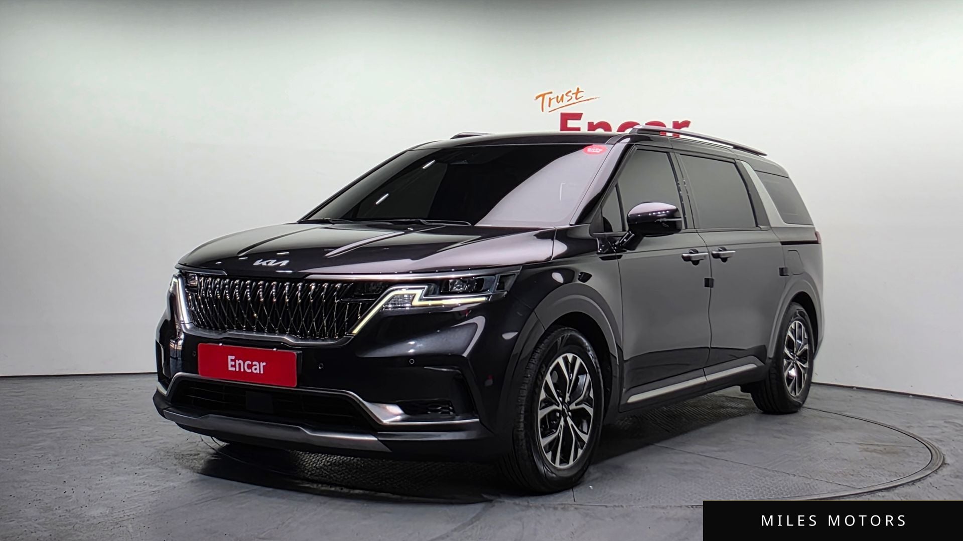 Kia Carnival 2022 — фото 1 из 12