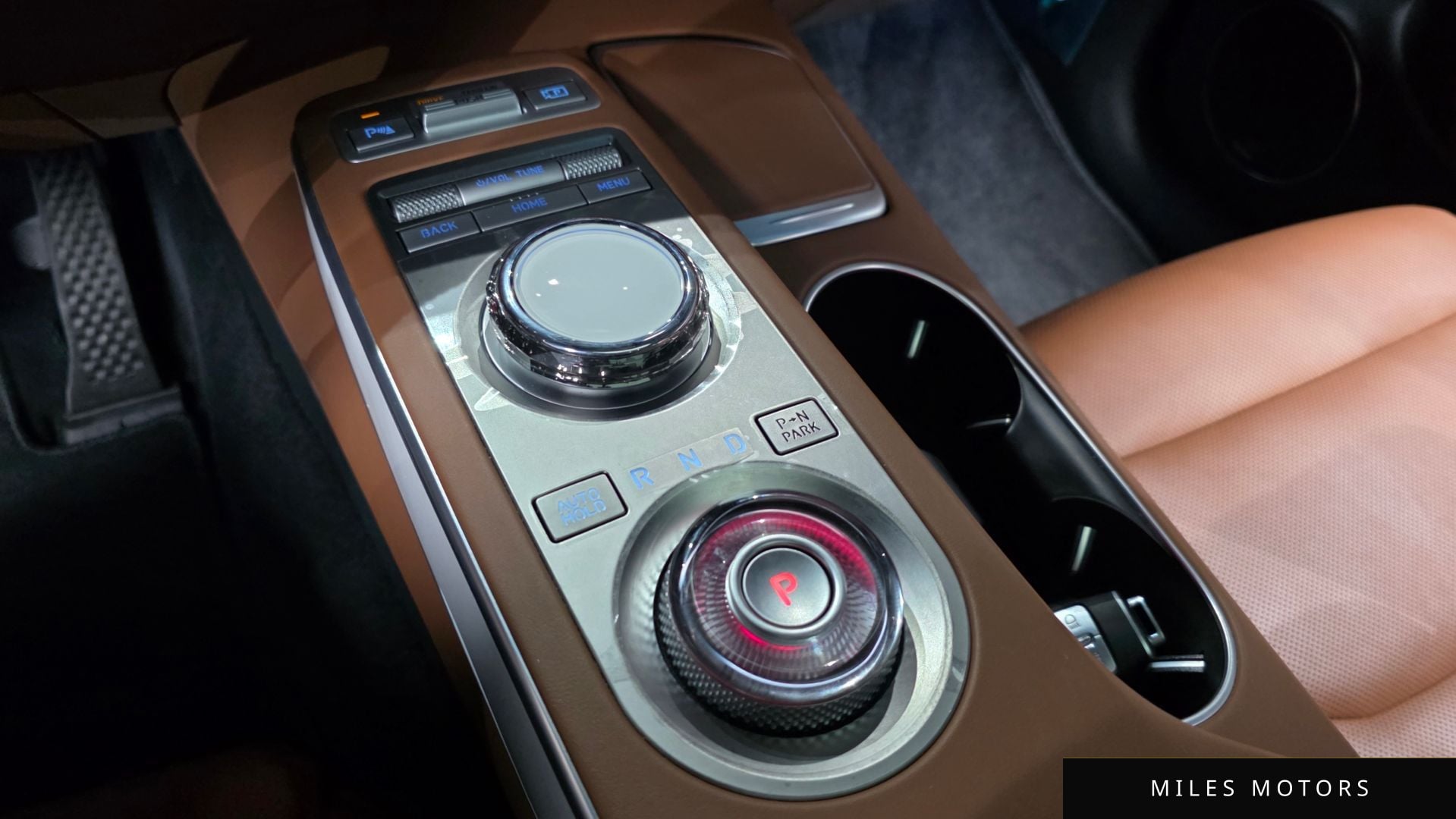 Genesis GV70 2023 — миниатюра 11