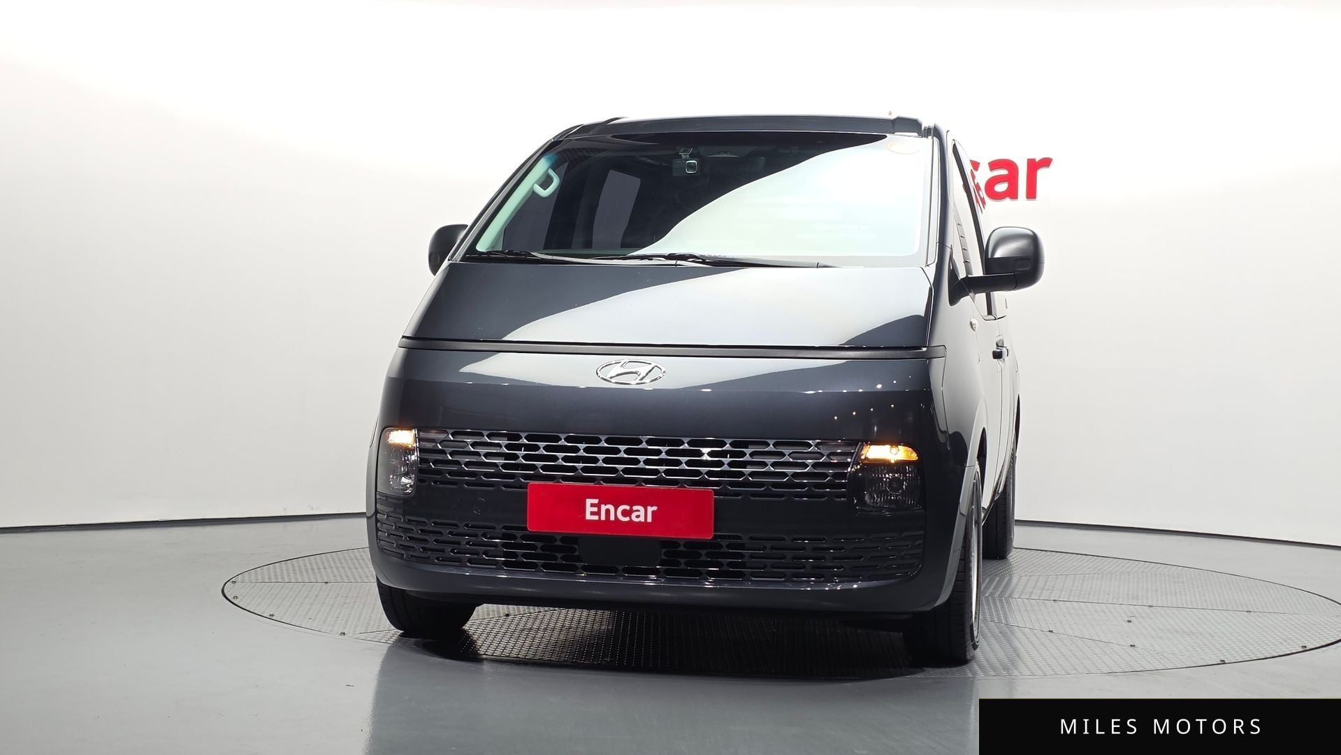 Hyundai Staria 2023 — миниатюра 3