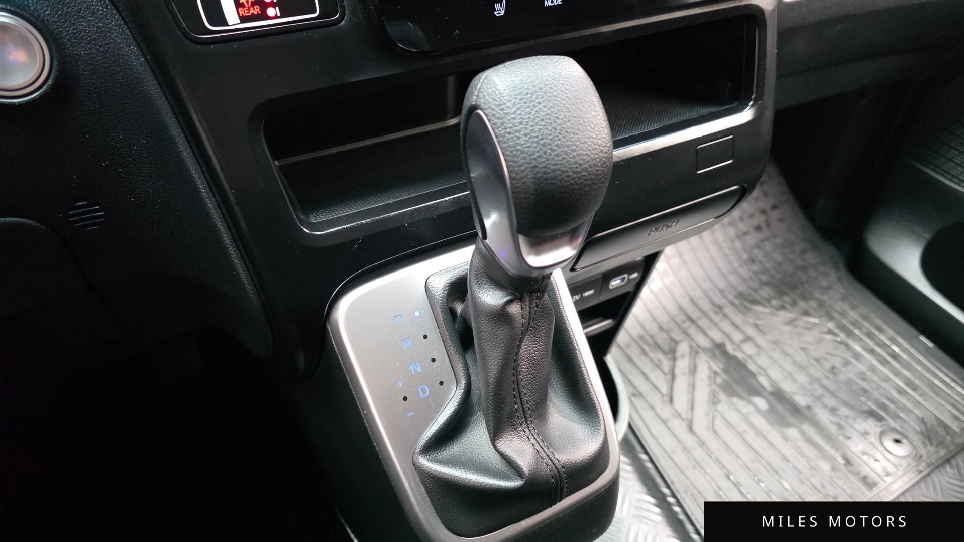 Hyundai Staria 2023 — миниатюра 12
