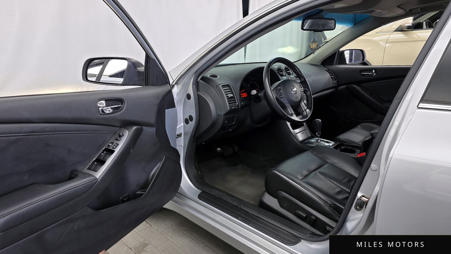 Nissan Altima 2010 — миниатюра 12