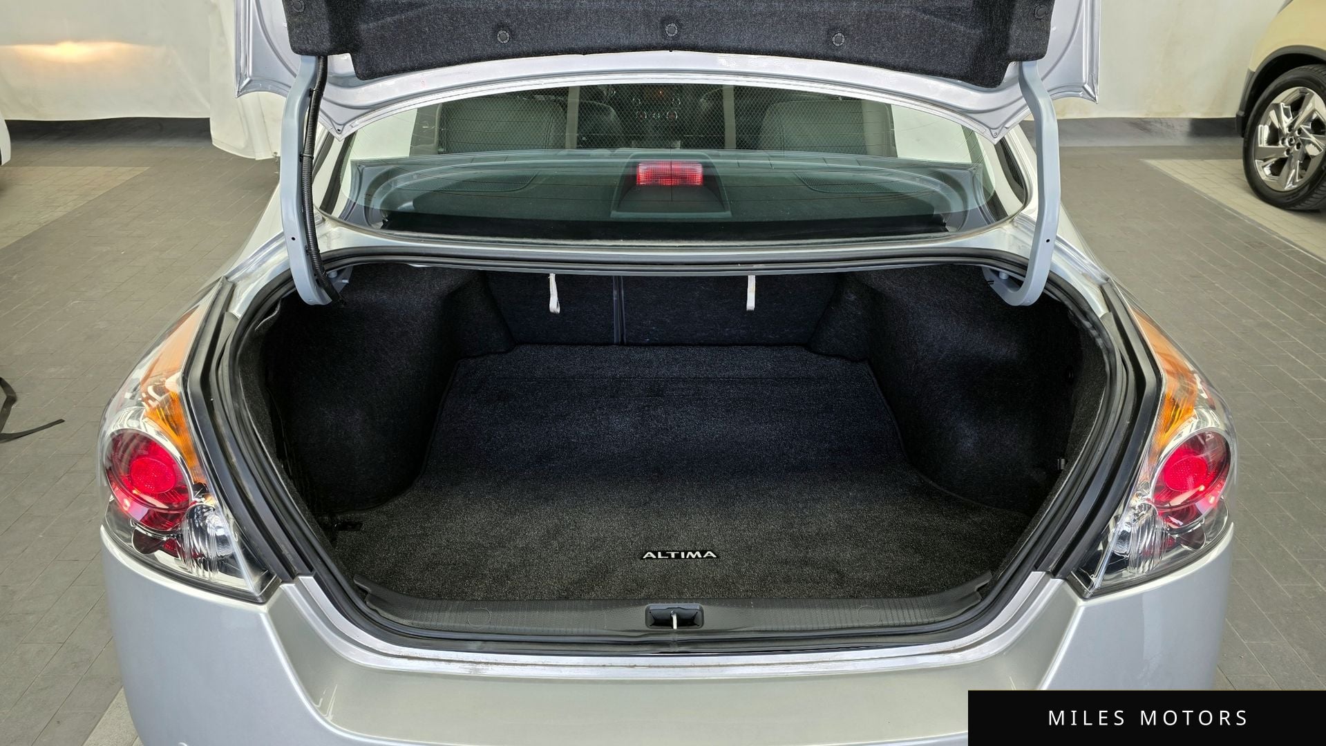 Nissan Altima 2010 — миниатюра 26
