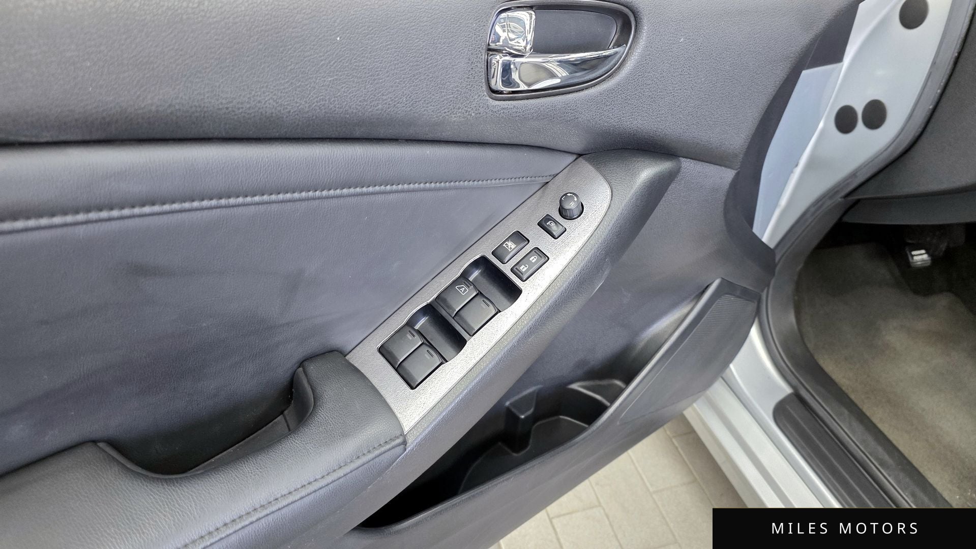 Nissan Altima 2010 — миниатюра 27