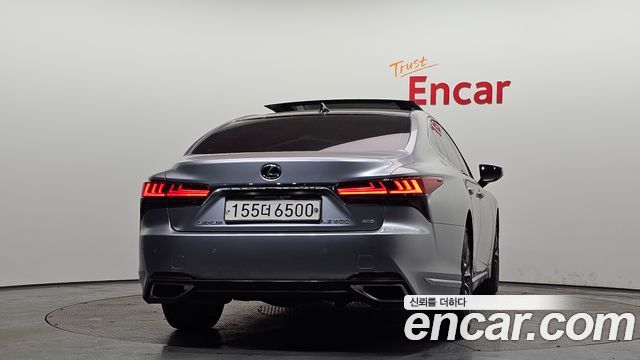 Лексус LS500 2022 — миниатюра 4