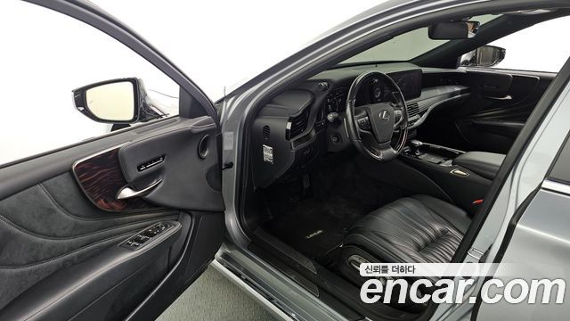 Лексус LS500 2022 — миниатюра 10