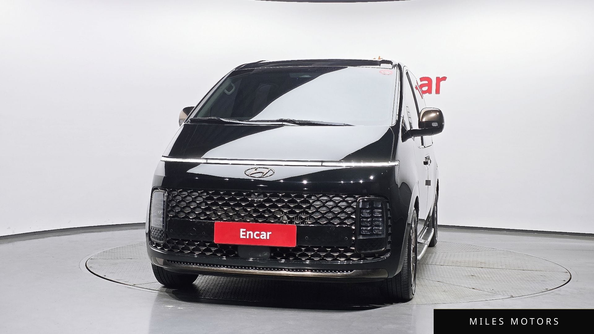 Hyundai Staria 2023 — миниатюра 3