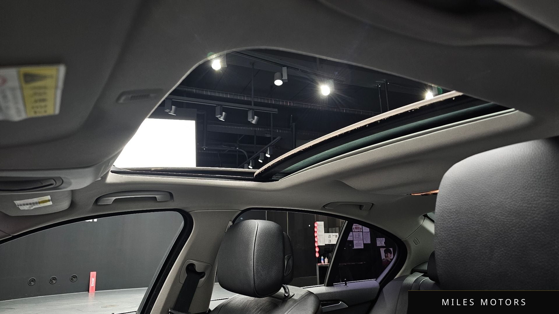 BMW 5시리즈 (F10) 2012 — миниатюра 19