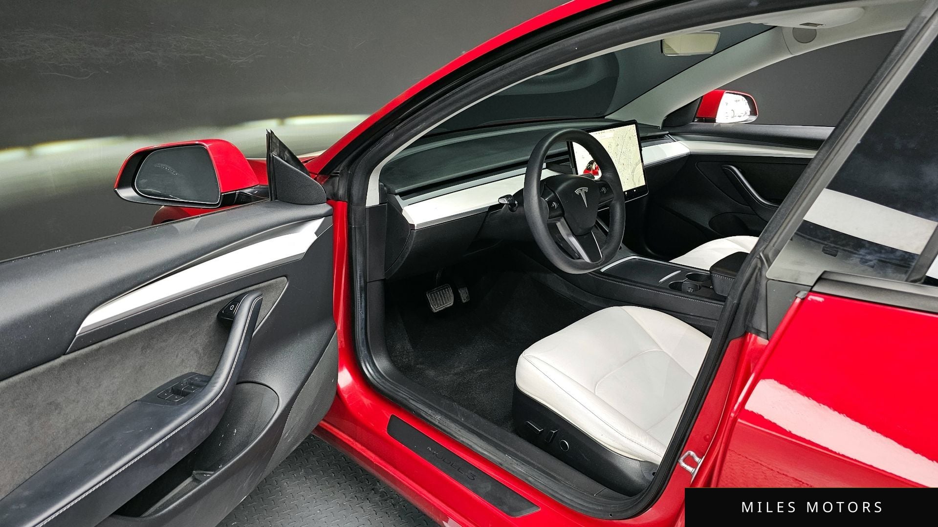 Tesla Model 3 2021 — миниатюра 10