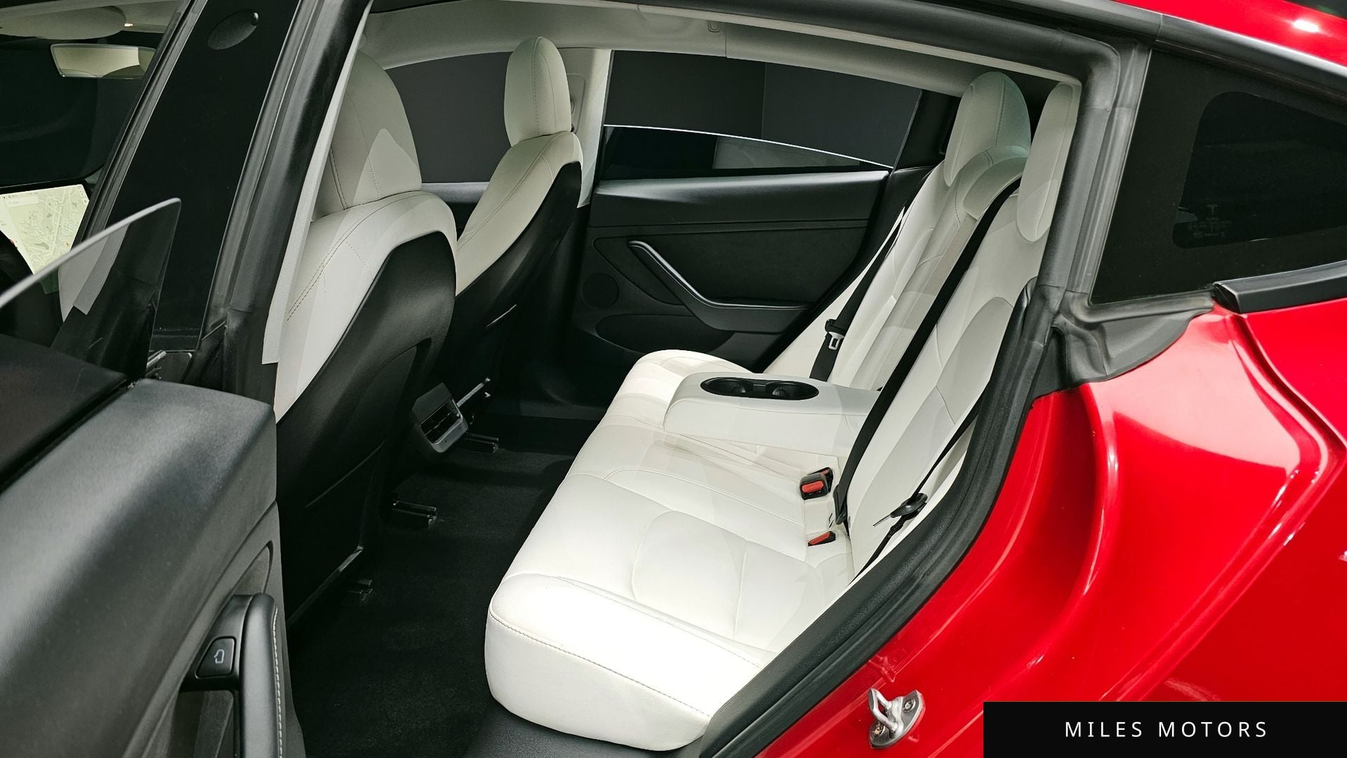 Tesla Model 3 2021 — миниатюра 12
