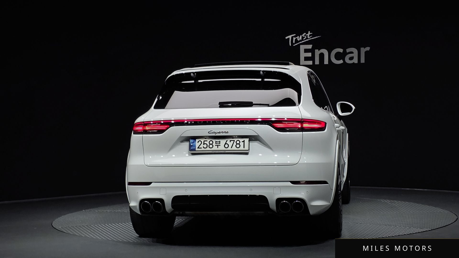 Porsche Cayenne 2021 — миниатюра 4