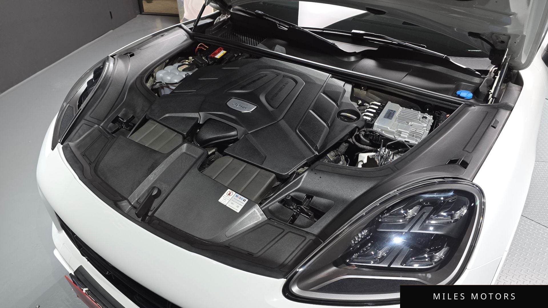 Porsche Cayenne 2021 — миниатюра 6