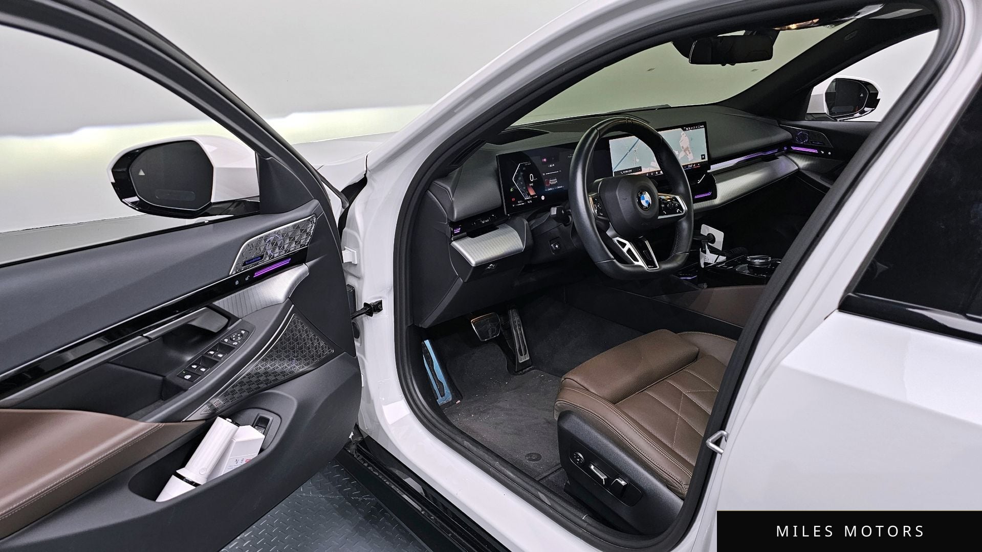 BMW 5 Series (G60) 2024 — миниатюра 13