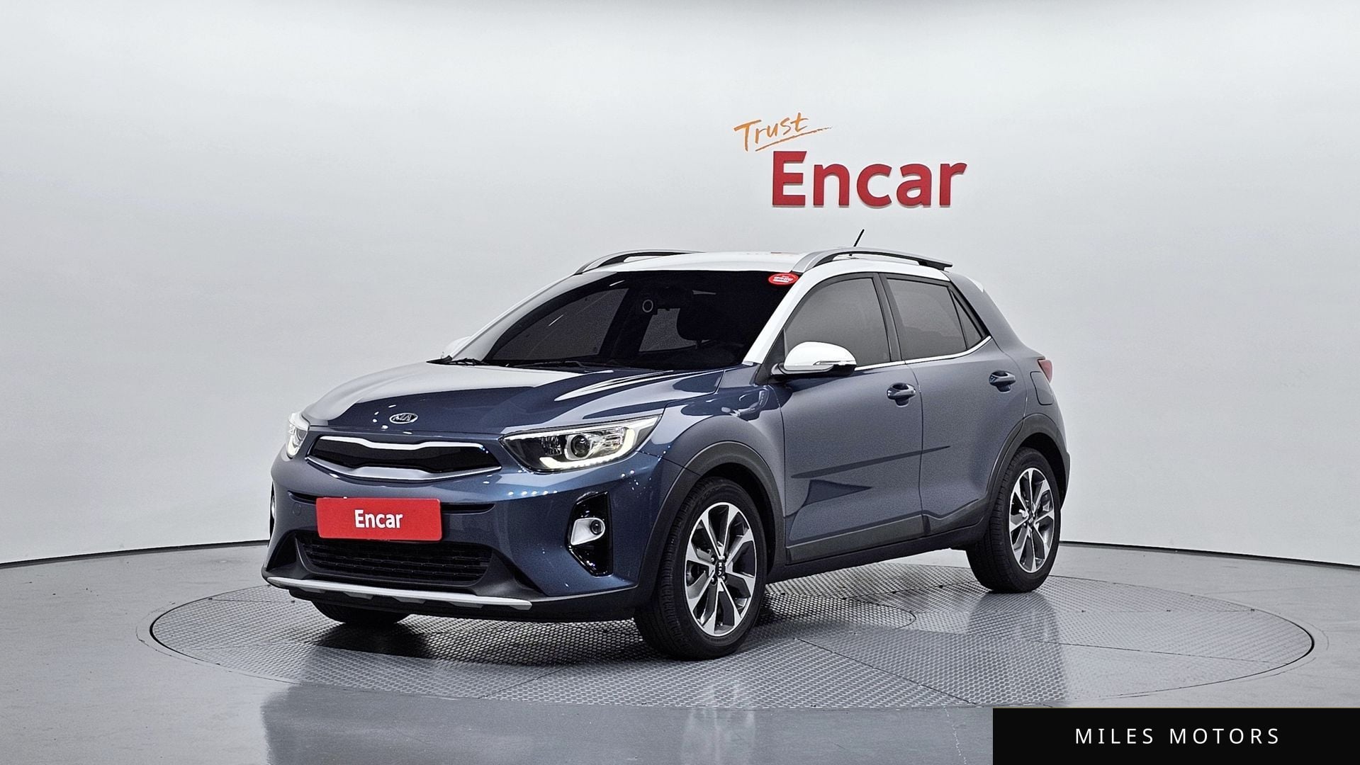Kia Stonic 2018 — фото 1 из 12
