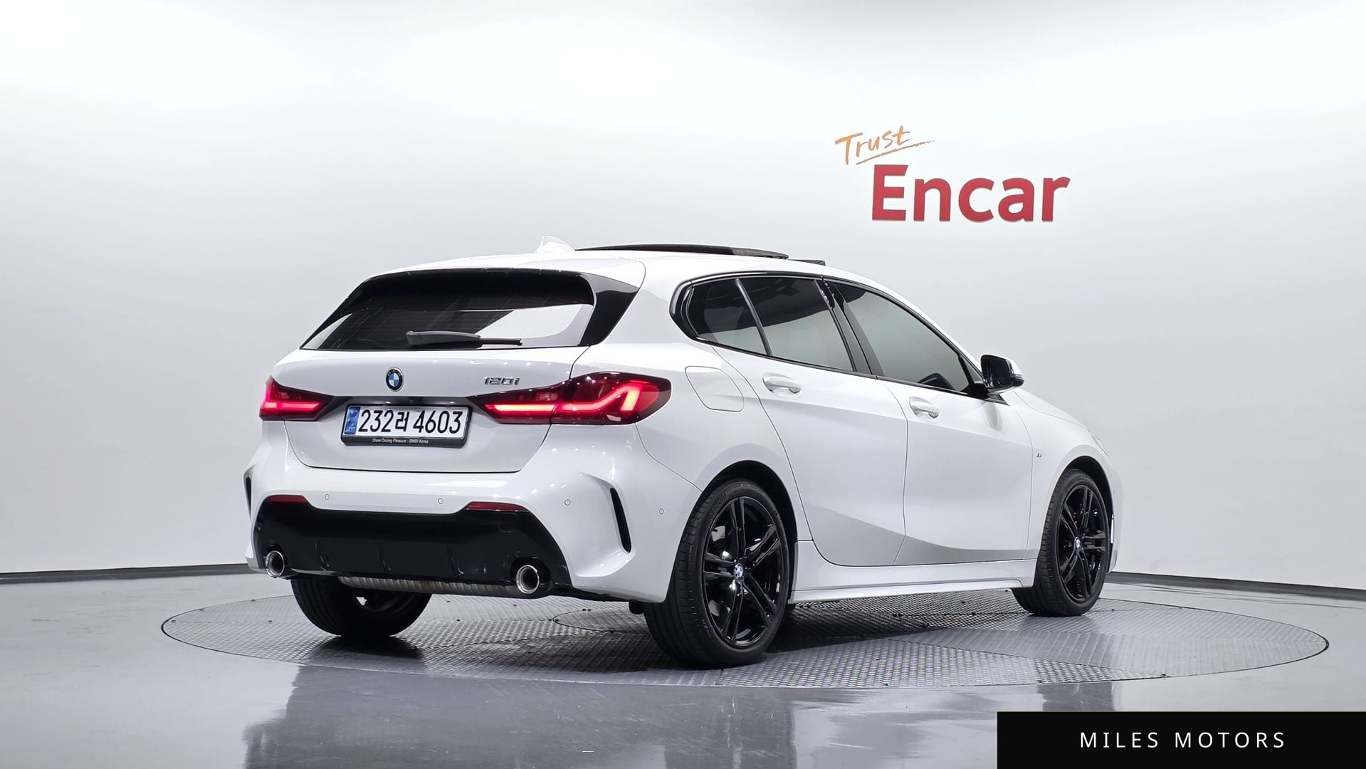 BMW 1 Series (F40) 2023 — фото 1 из 12