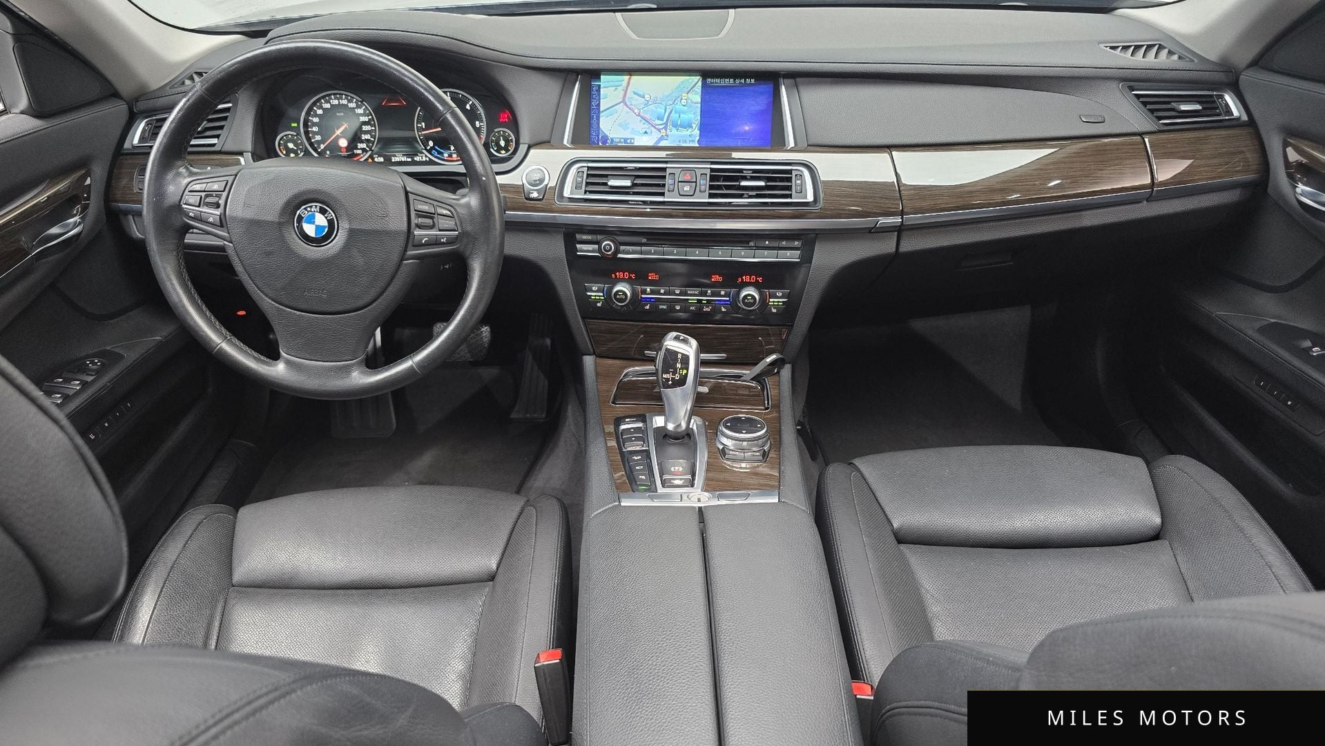 BMW 7 Series (F01) 2014 — миниатюра 7