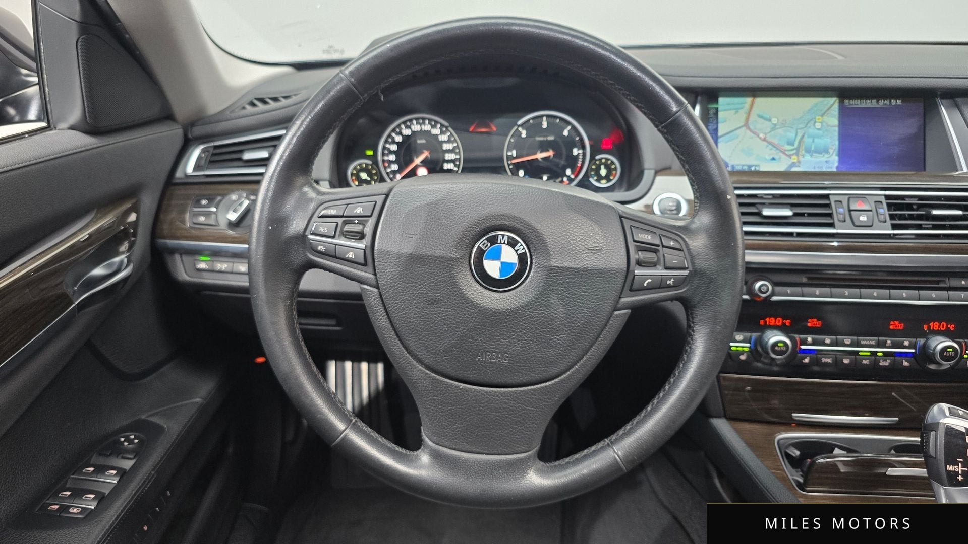BMW 7 Series (F01) 2014 — миниатюра 12