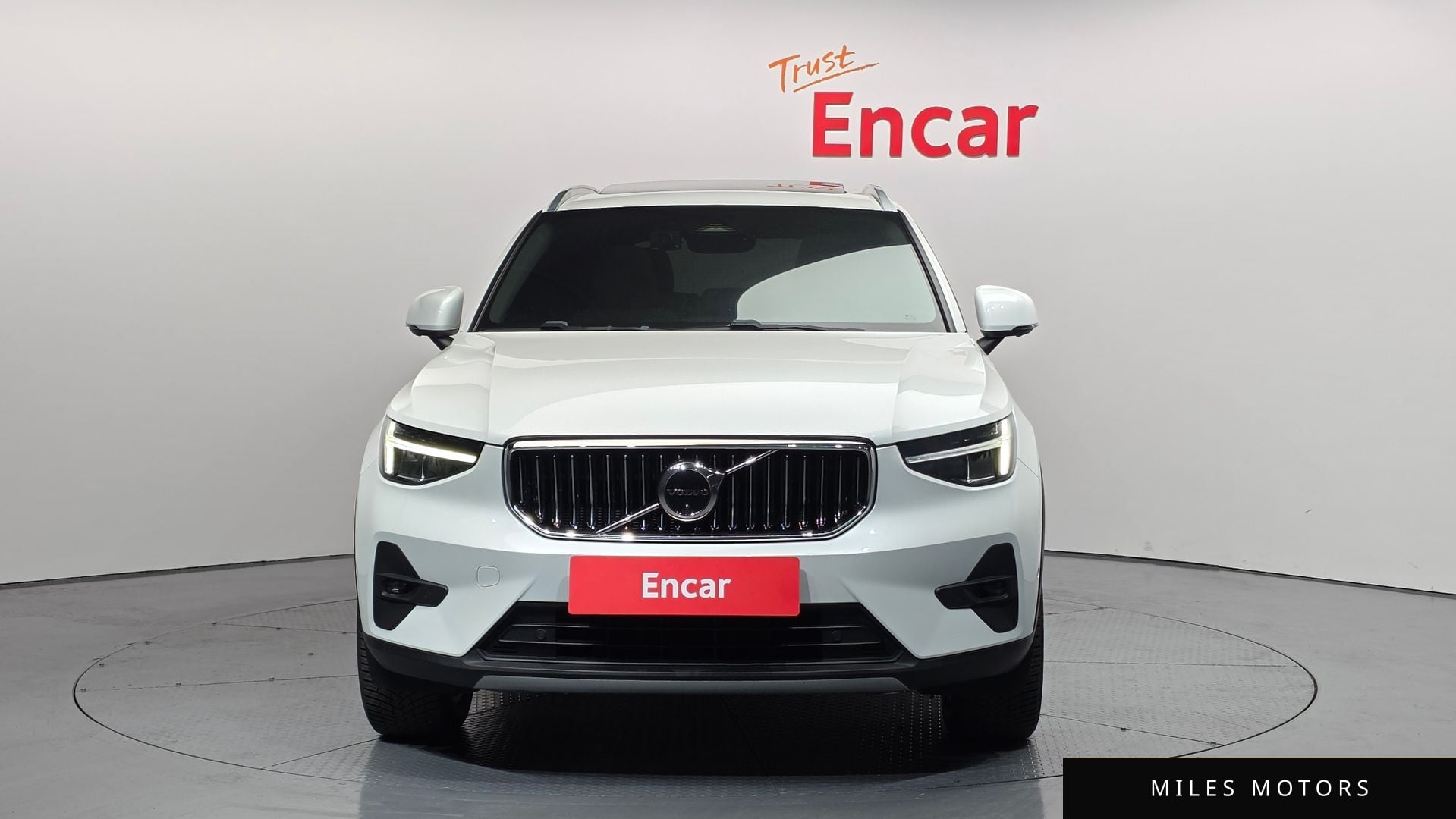 Volvo XC40 2023 — миниатюра 3