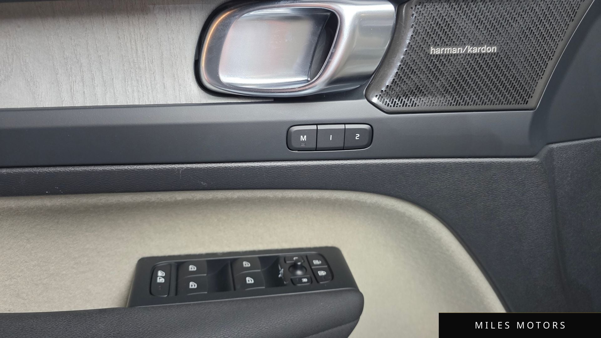Volvo XC40 2023 — миниатюра 13