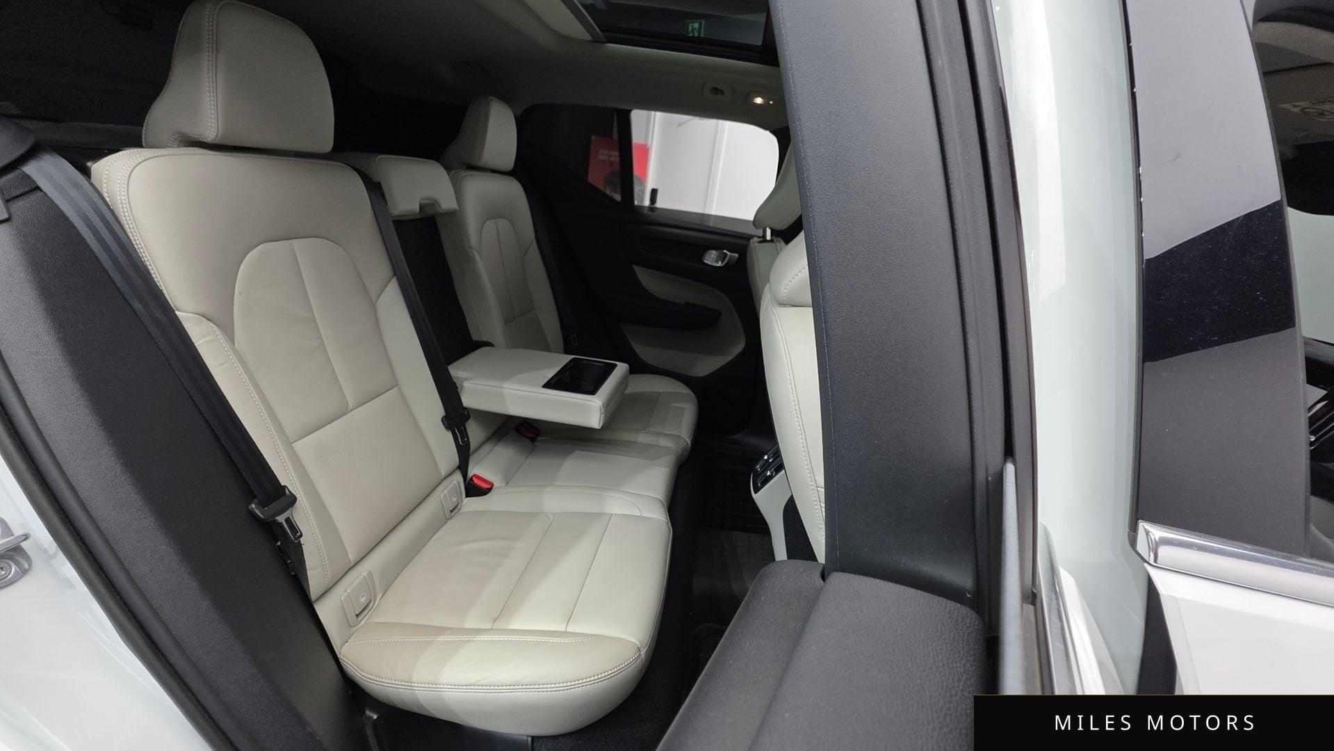 Volvo XC40 2023 — миниатюра 18