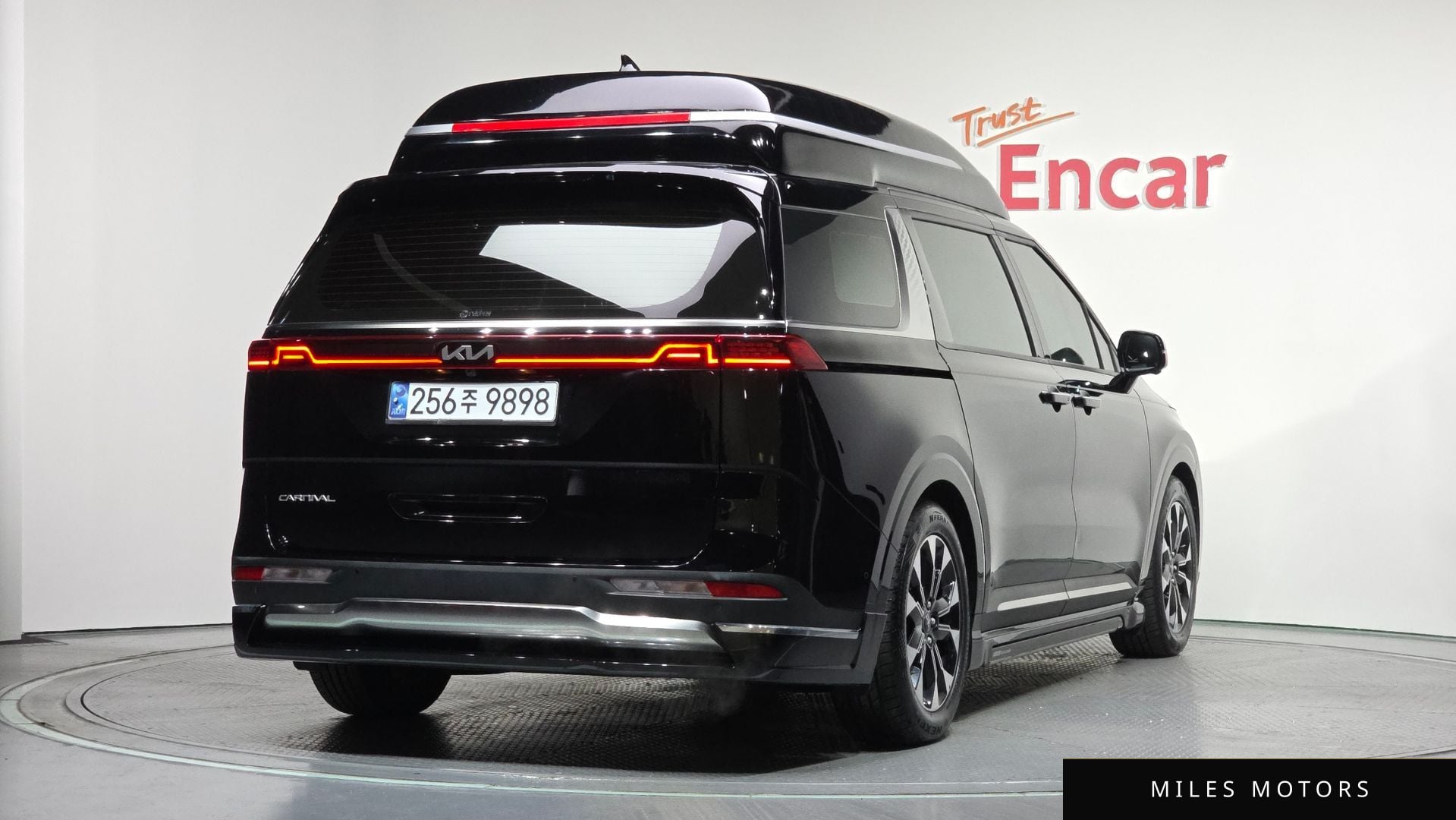 Kia Carnival 2023 — миниатюра 2