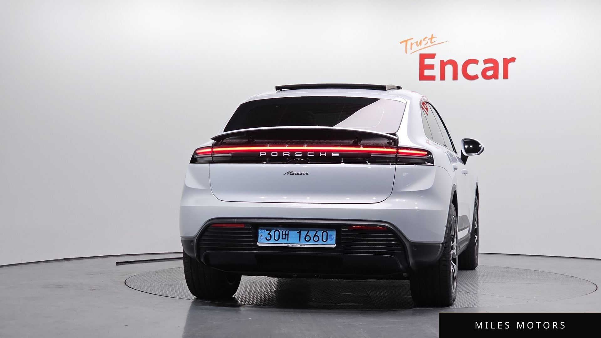 Porsche Macan 2025 — миниатюра 4