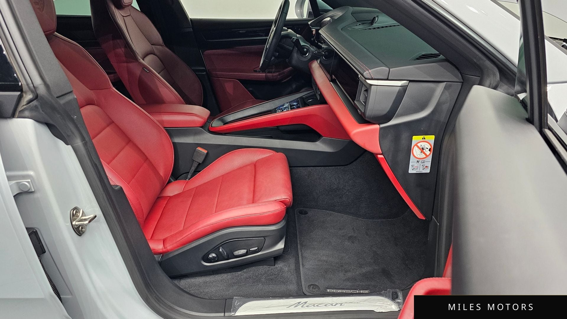 Porsche Macan 2025 — миниатюра 10