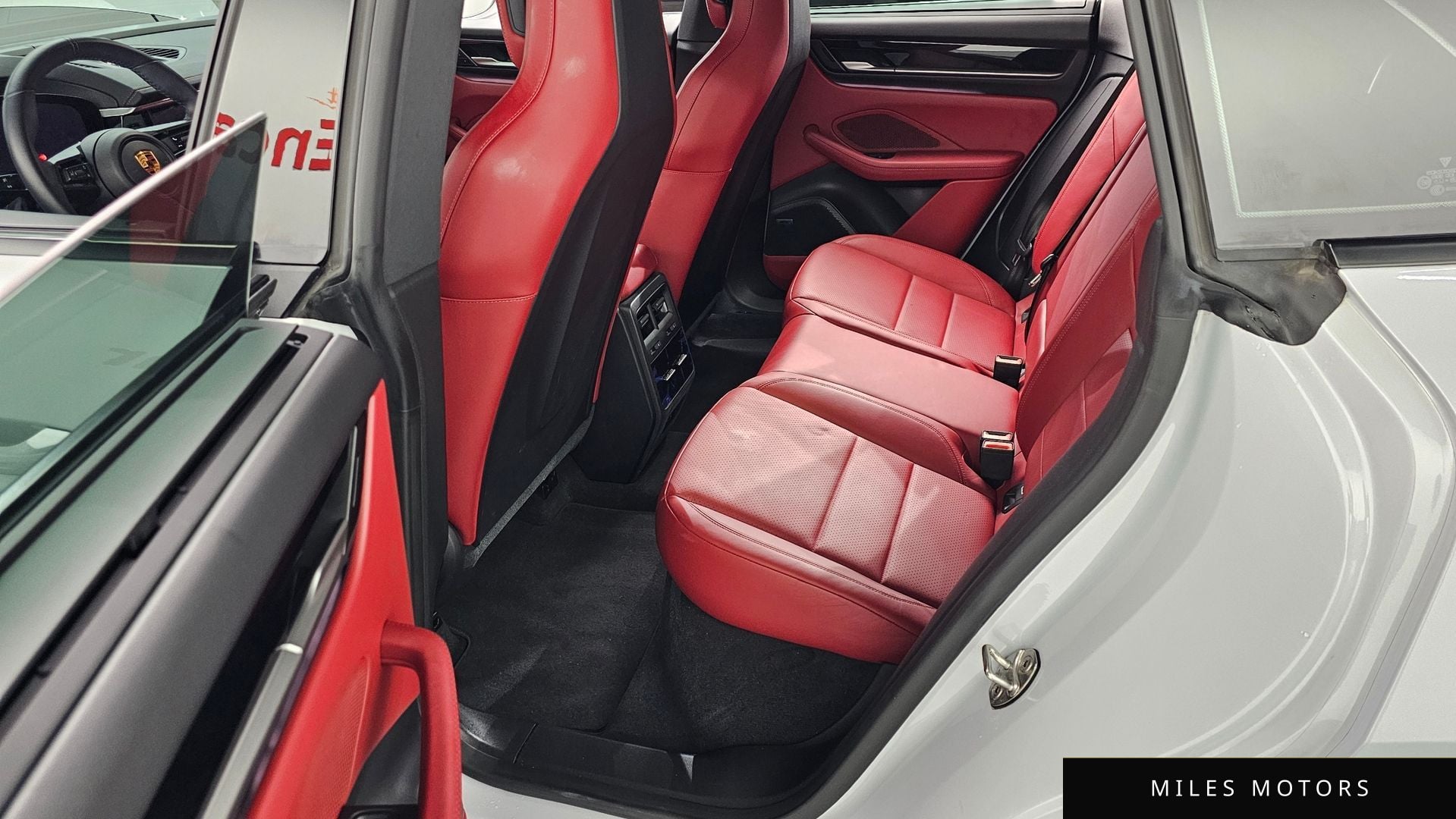 Porsche Macan 2025 — миниатюра 11