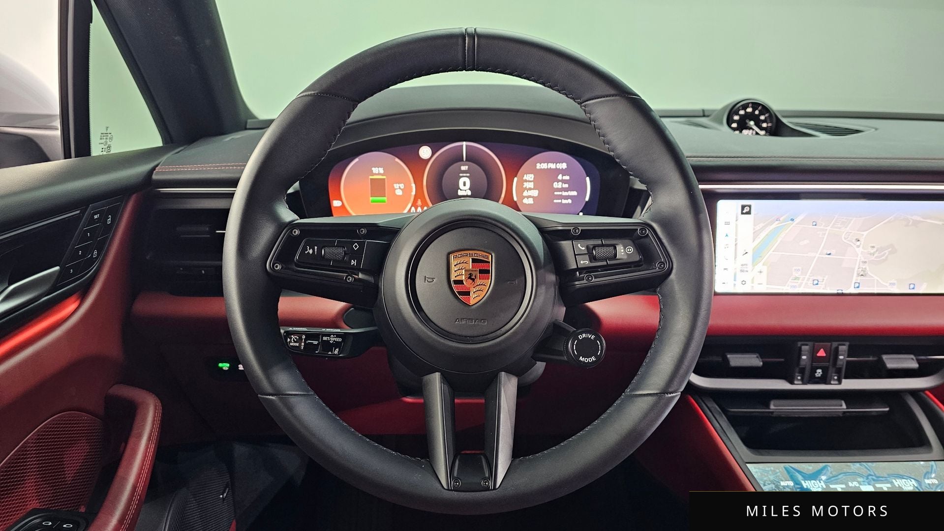 Porsche Macan 2025 — миниатюра 13