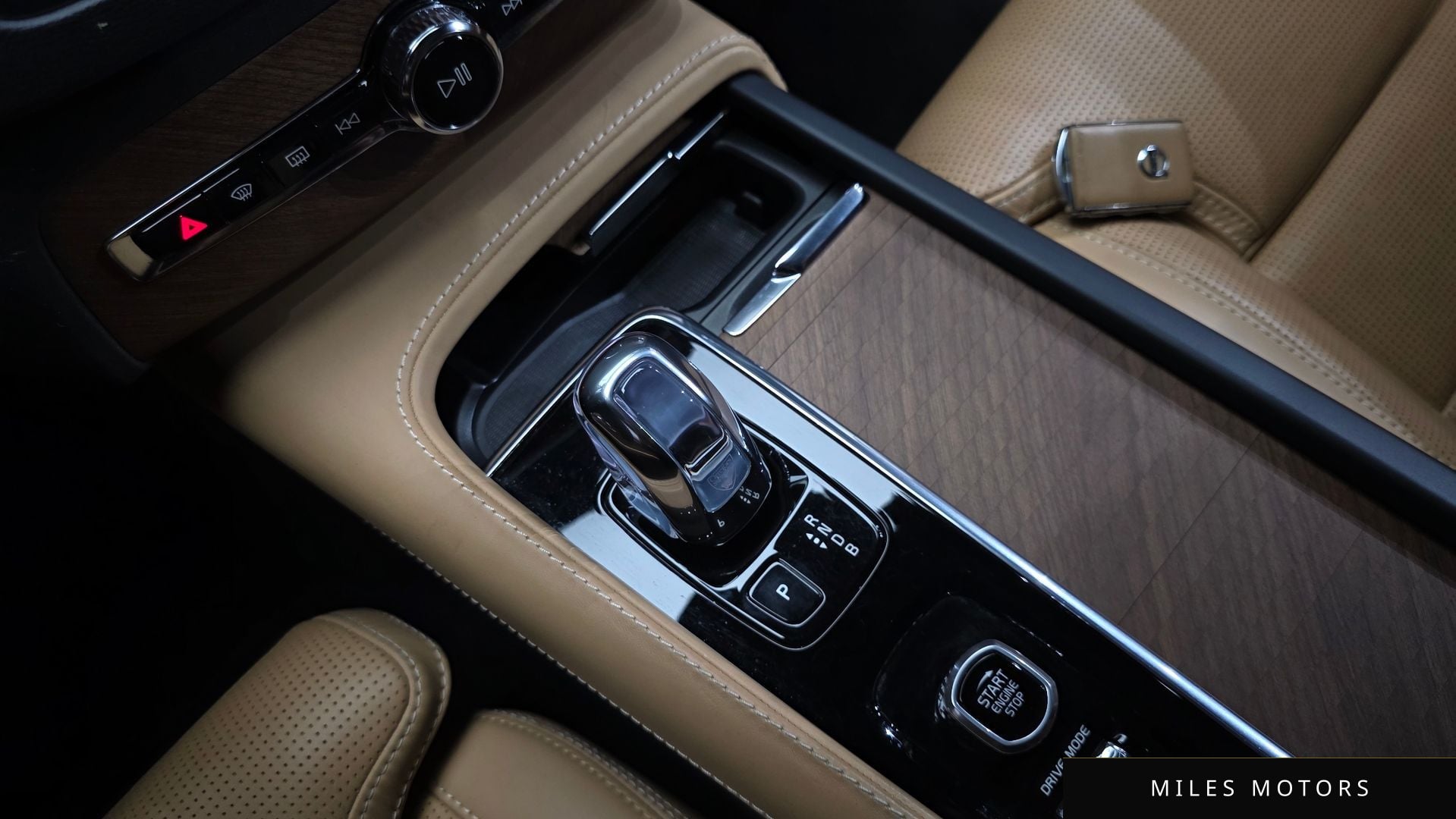 Volvo XC90 2018 — миниатюра 12