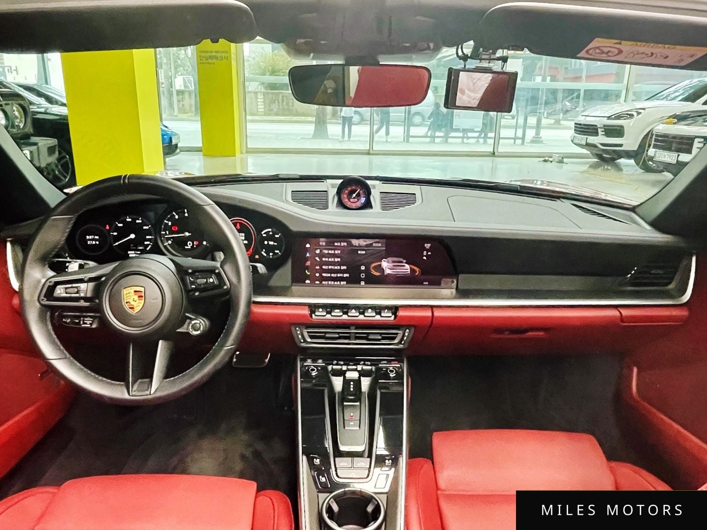 Porsche 911 (992) 2024 — миниатюра 7