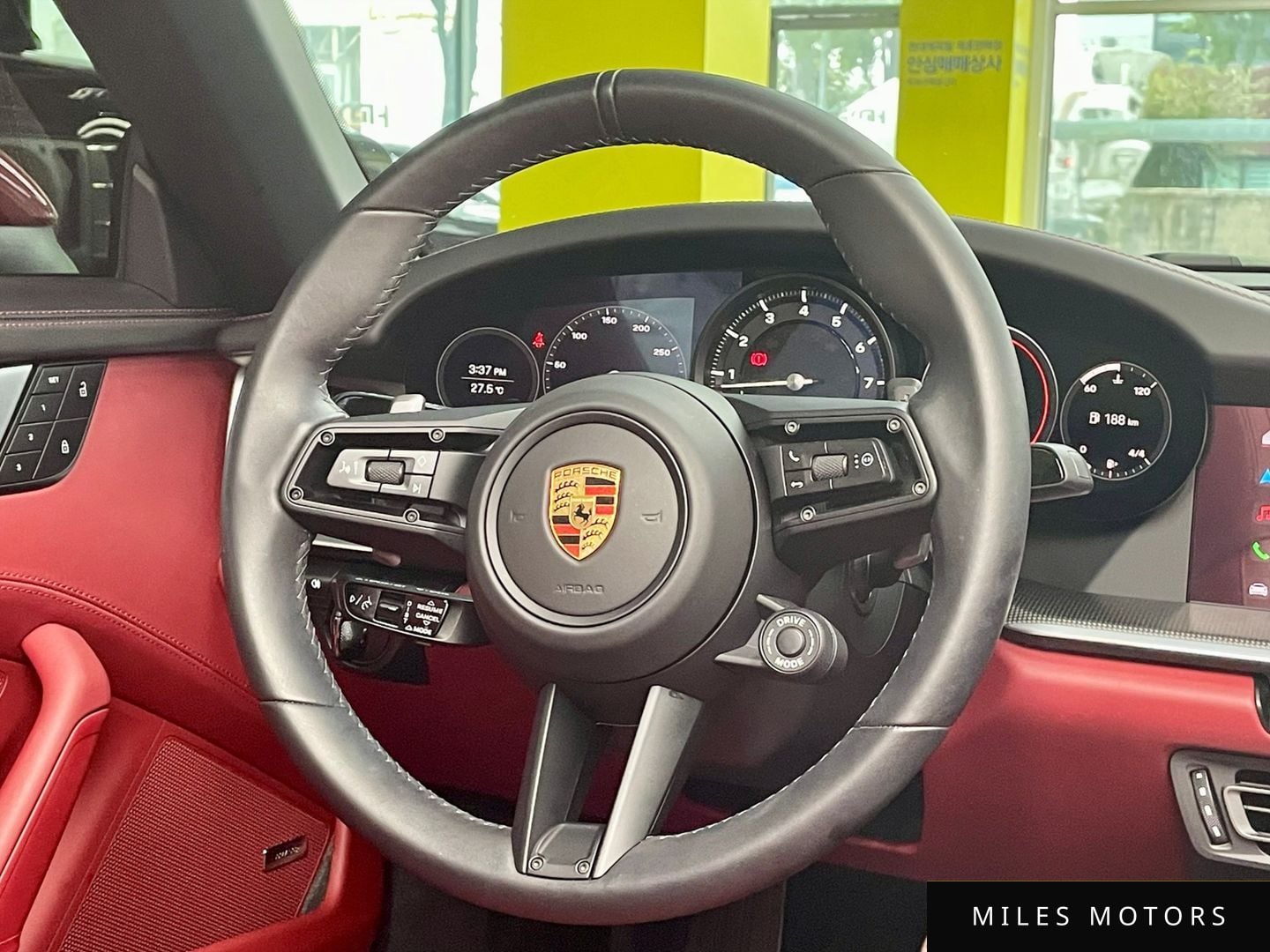 Porsche 911 (992) 2024 — миниатюра 11