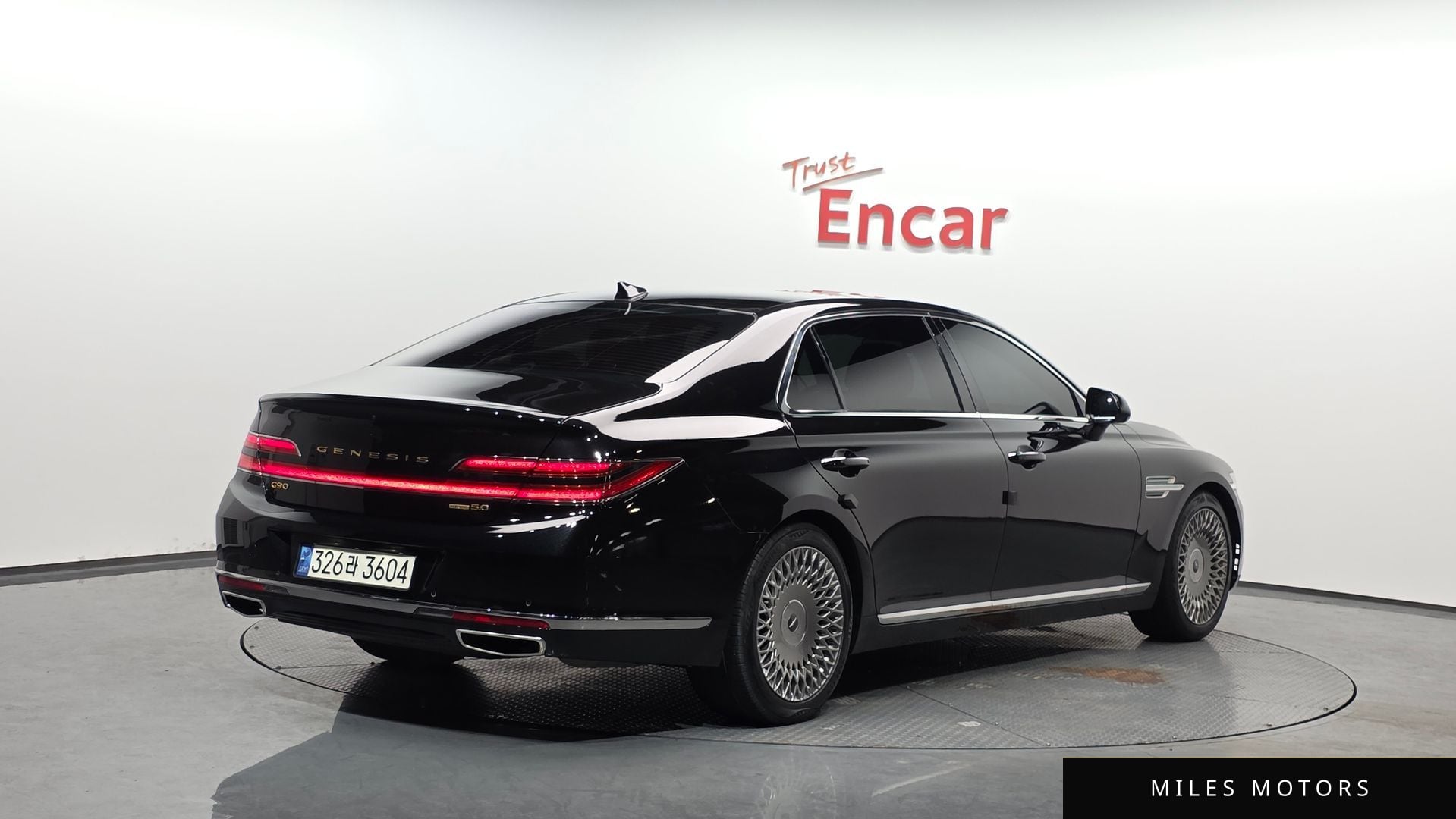 Genesis G90 2019 — фото 1 из 12