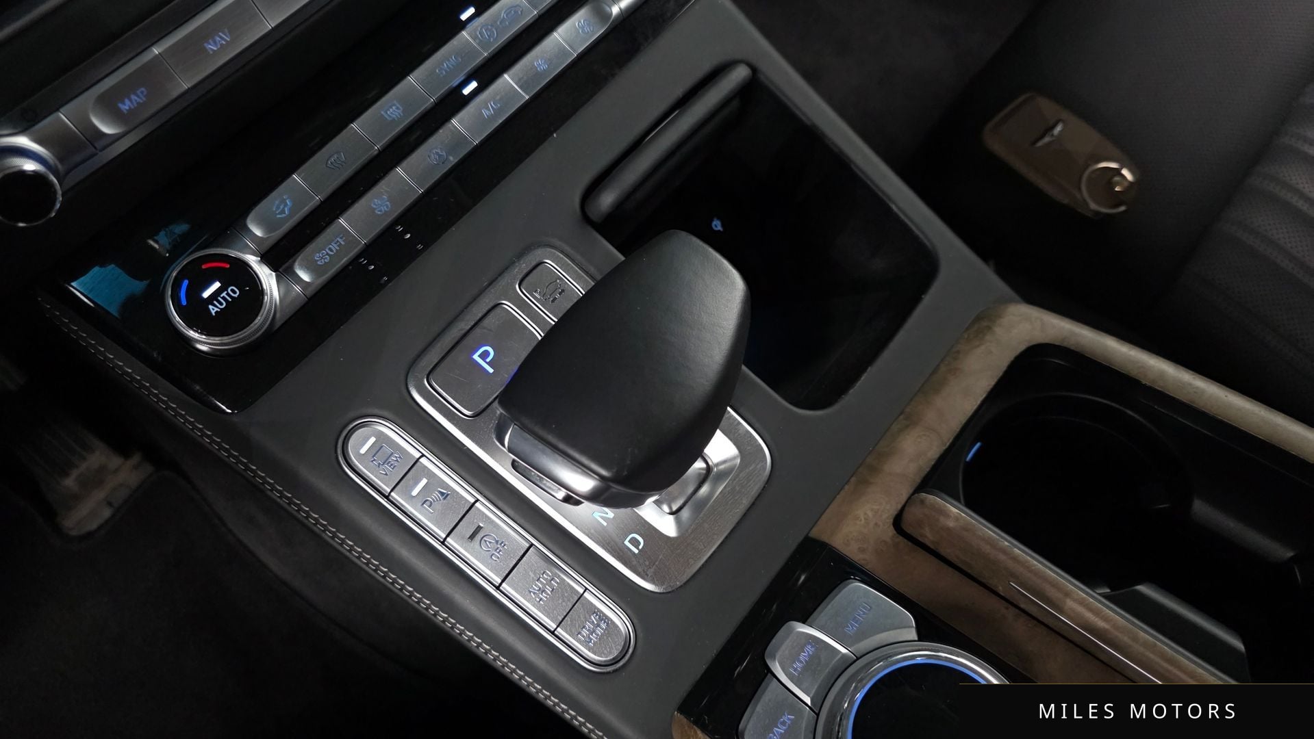 Genesis G90 2019 — миниатюра 11