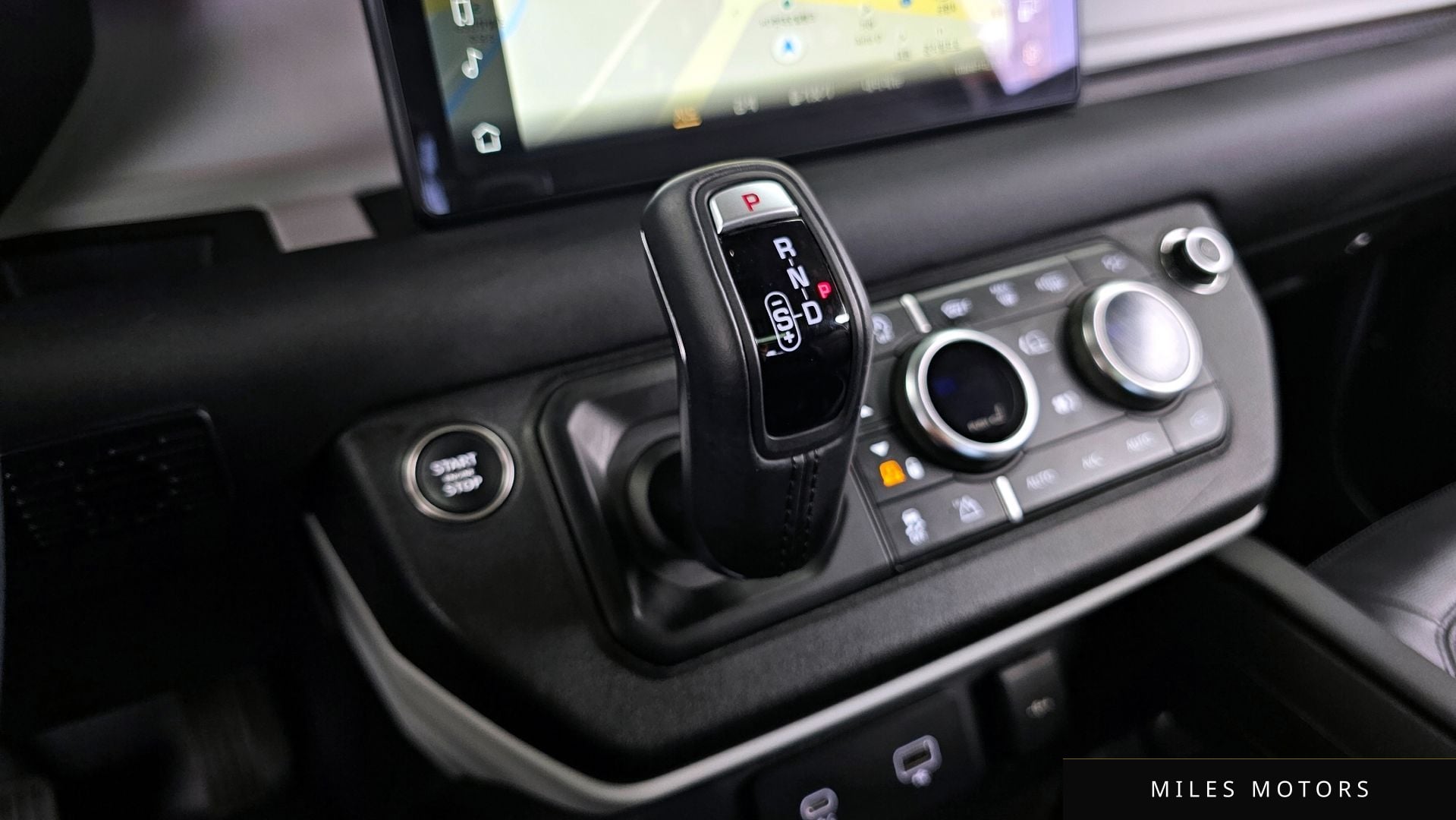 Land Rover Defender 2024 — миниатюра 9
