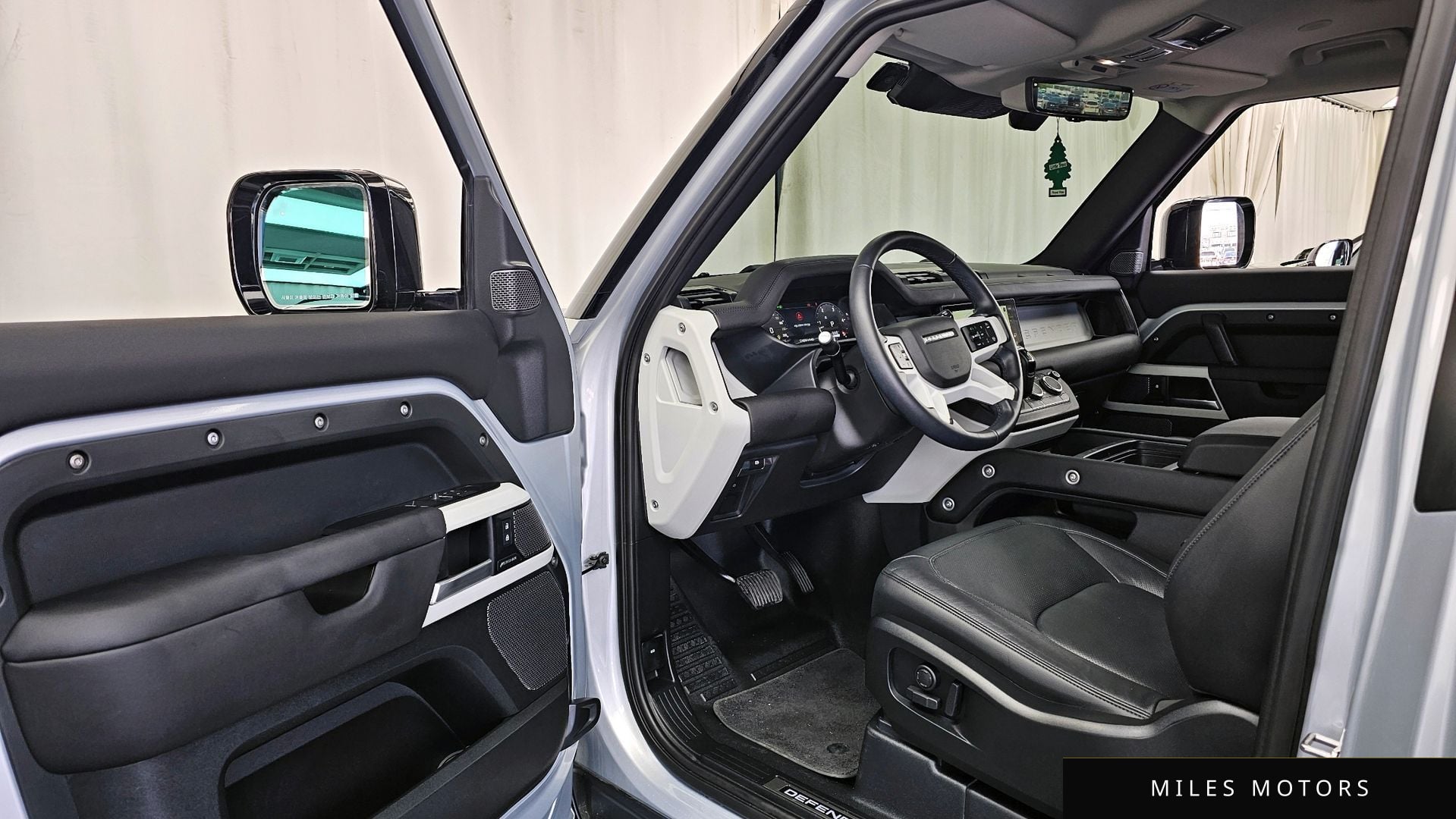 Land Rover Defender 2024 — миниатюра 10