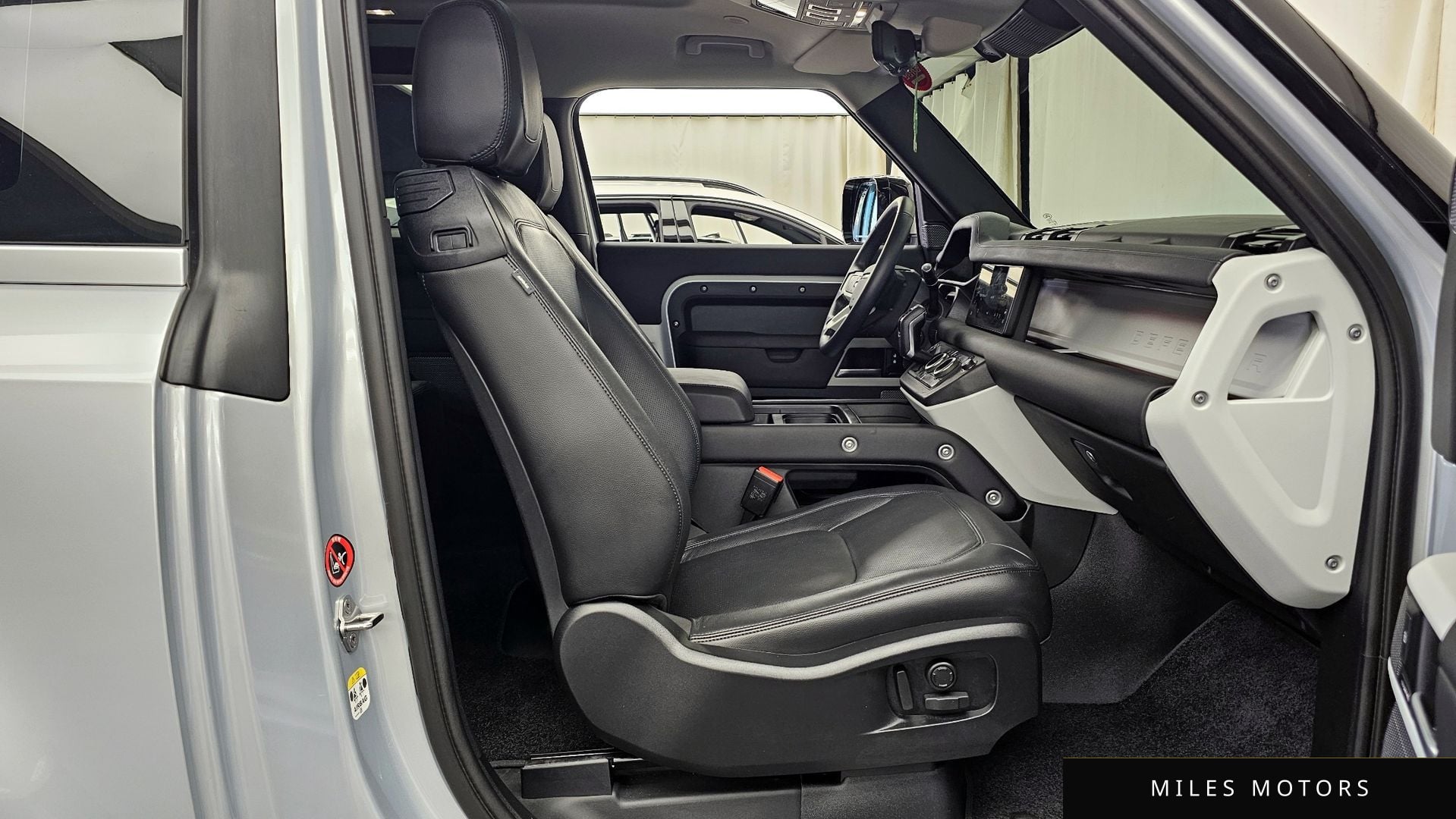 Land Rover Defender 2024 — миниатюра 11