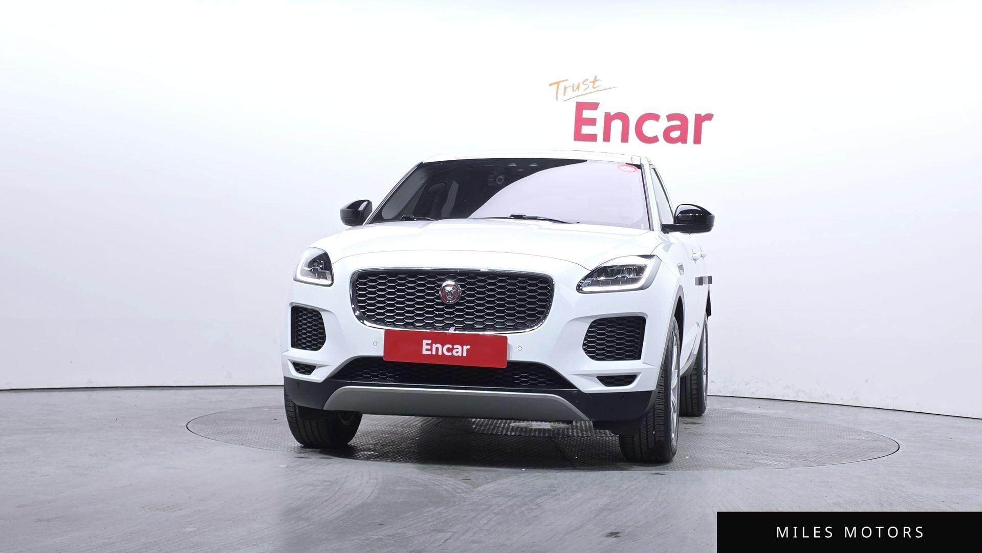 Jaguar E-PACE 2018 — миниатюра 3