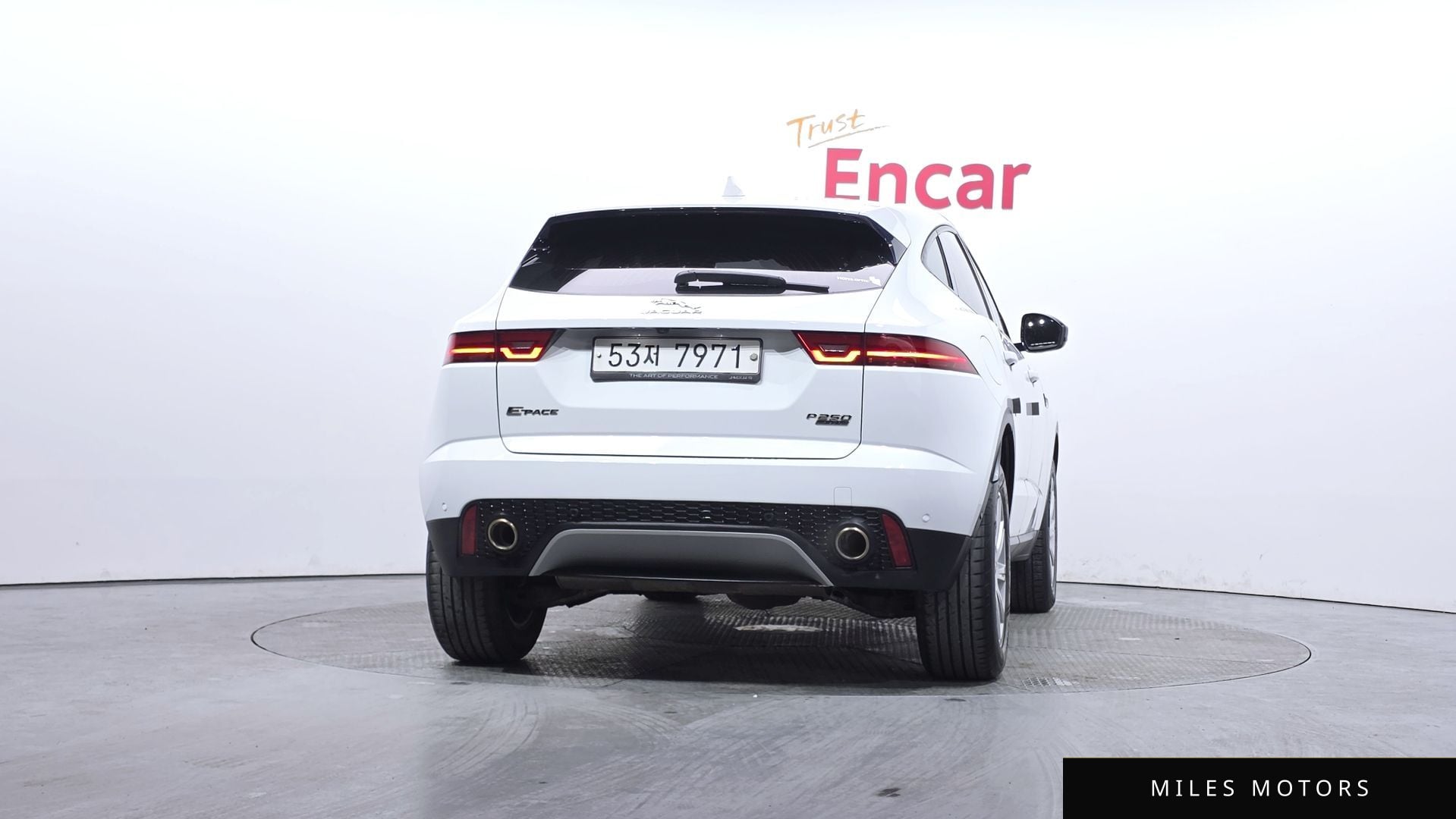 Jaguar E-PACE 2018 — миниатюра 4