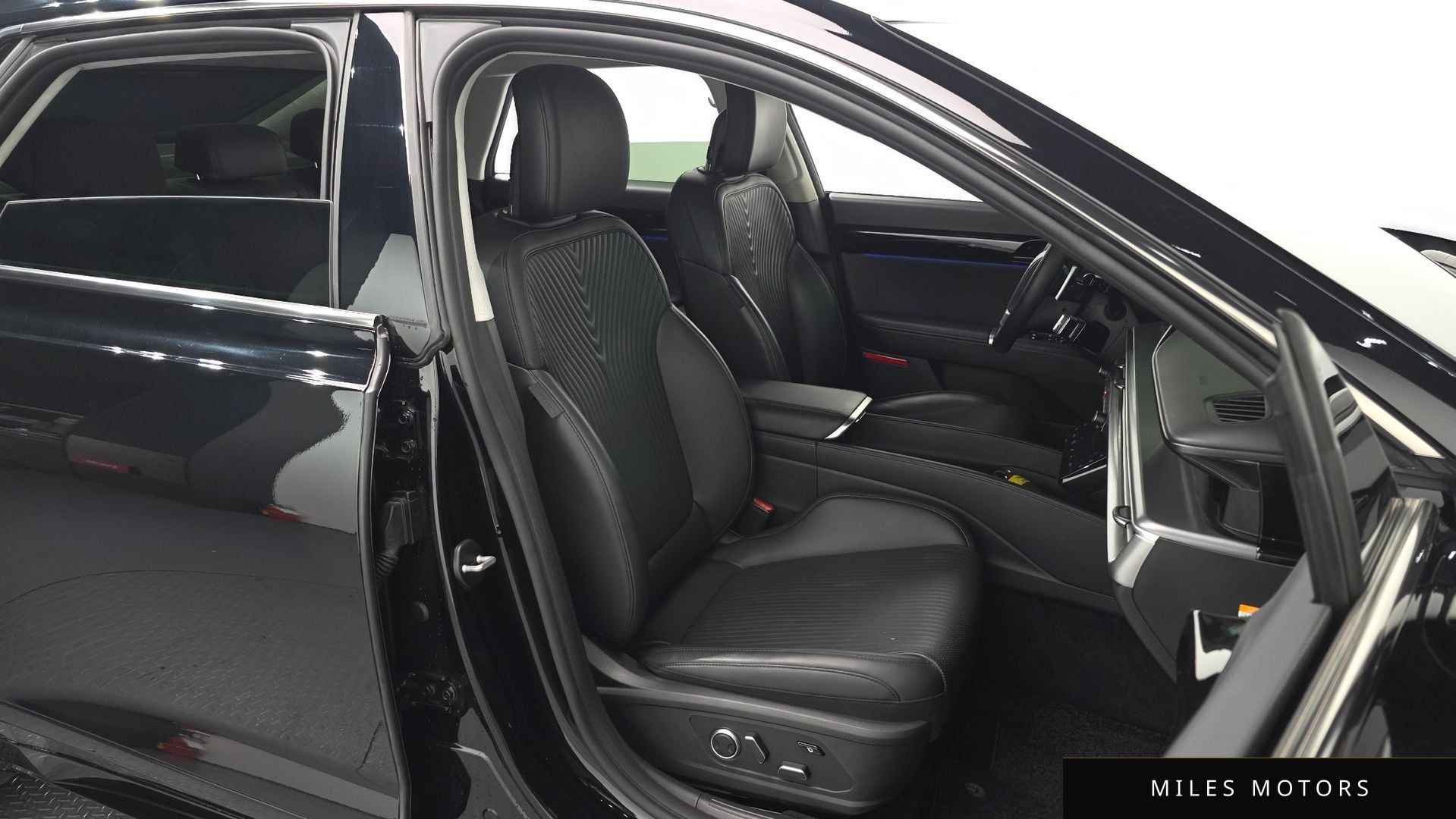 Hyundai 그랜저 하이브리드 (GN7) 2023 — миниатюра 18