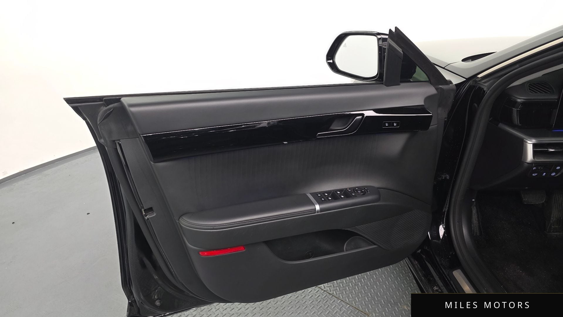 Hyundai 그랜저 하이브리드 (GN7) 2023 — миниатюра 14