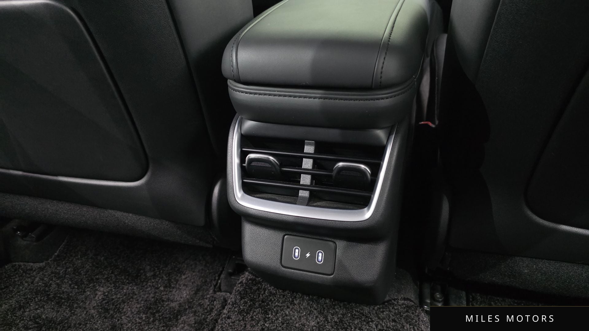 Hyundai 그랜저 하이브리드 (GN7) 2023 — миниатюра 31