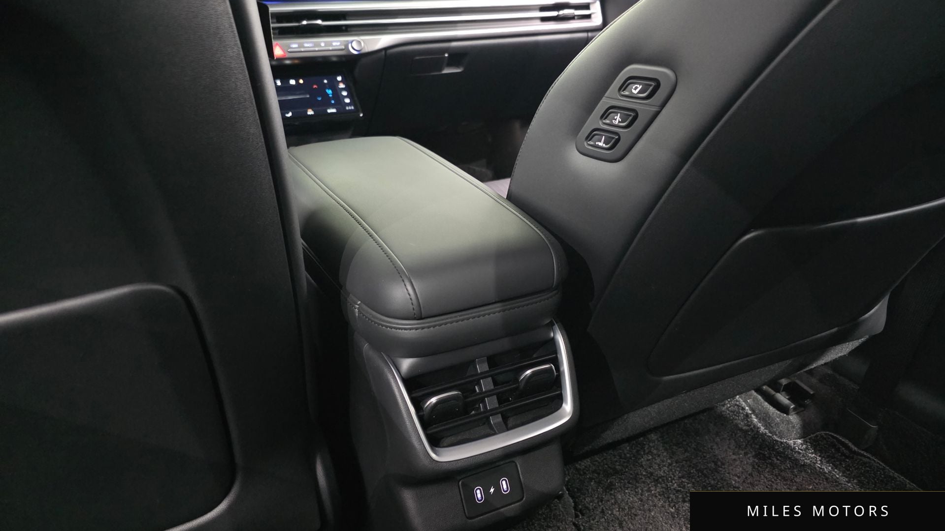 Hyundai 그랜저 하이브리드 (GN7) 2023 — миниатюра 32