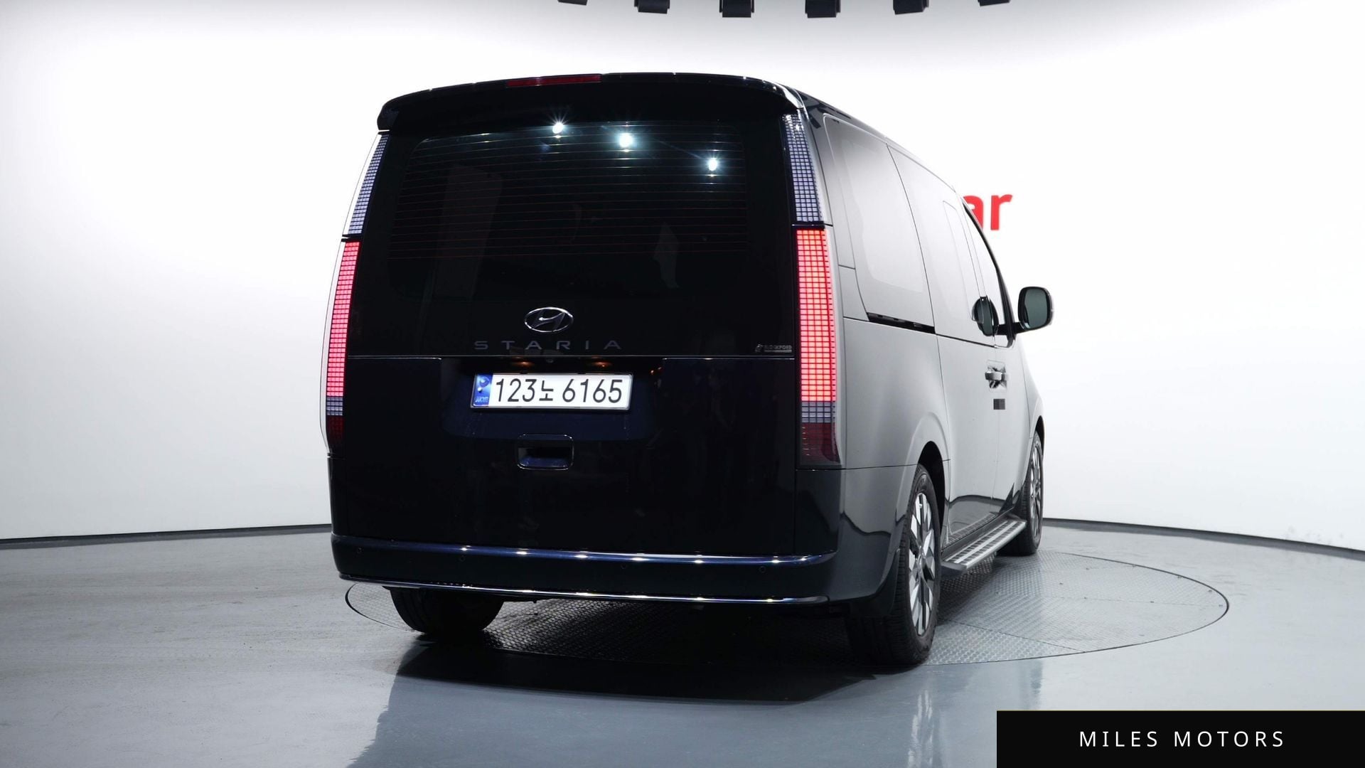 Hyundai Staria 2024 — миниатюра 4