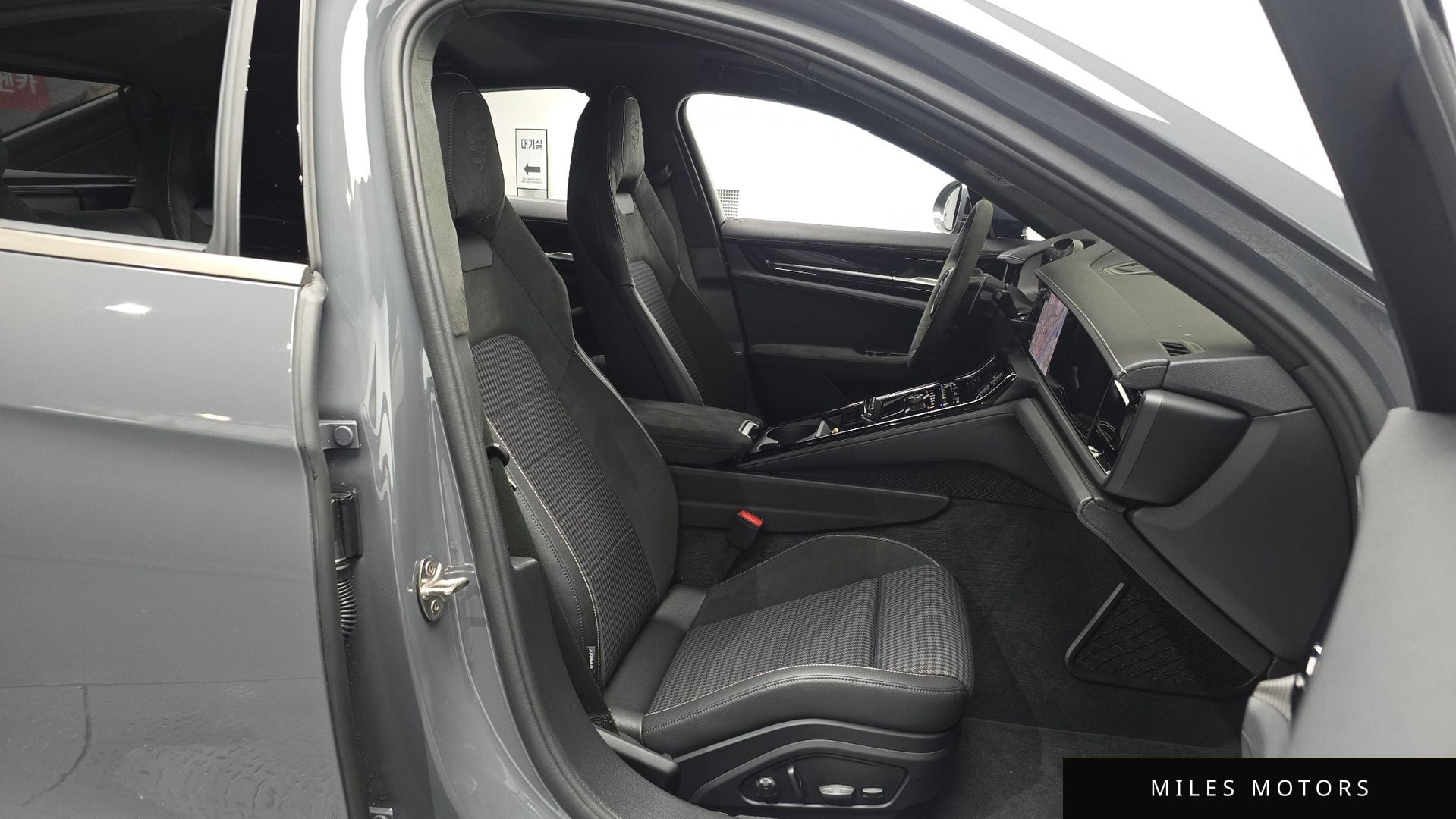 Porsche 파나메라 (976) 2025 — миниатюра 17