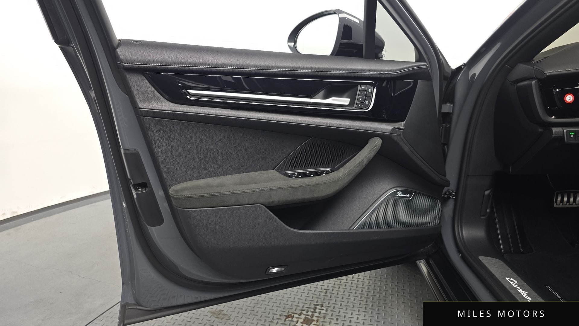 Porsche 파나메라 (976) 2025 — миниатюра 33