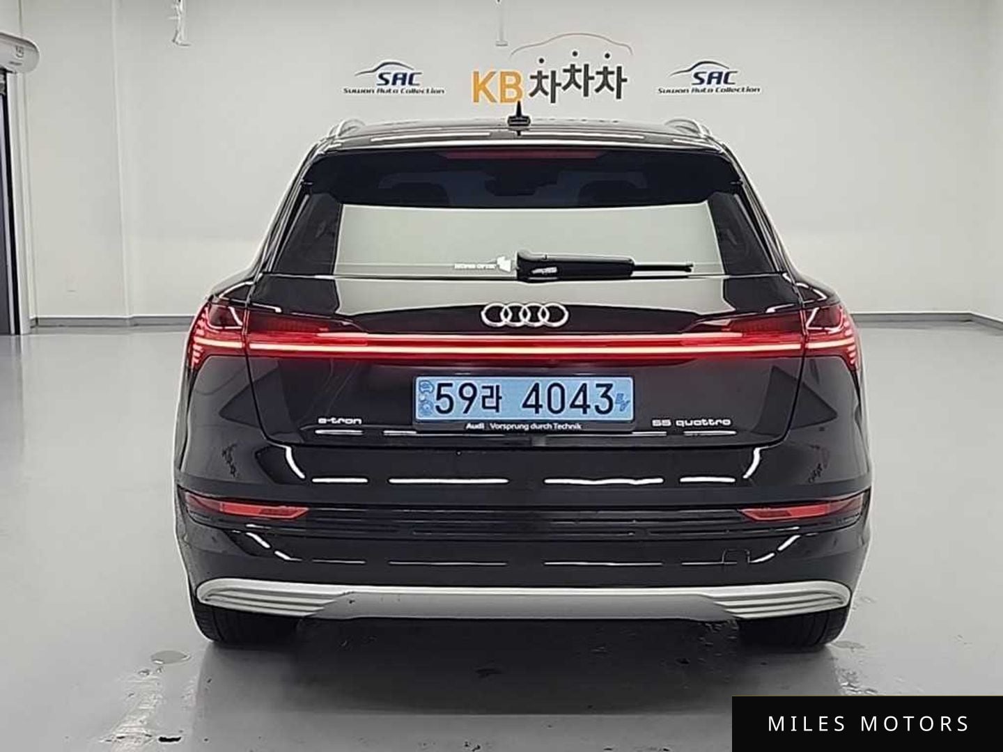 Audi e-tron 2022 — миниатюра 2