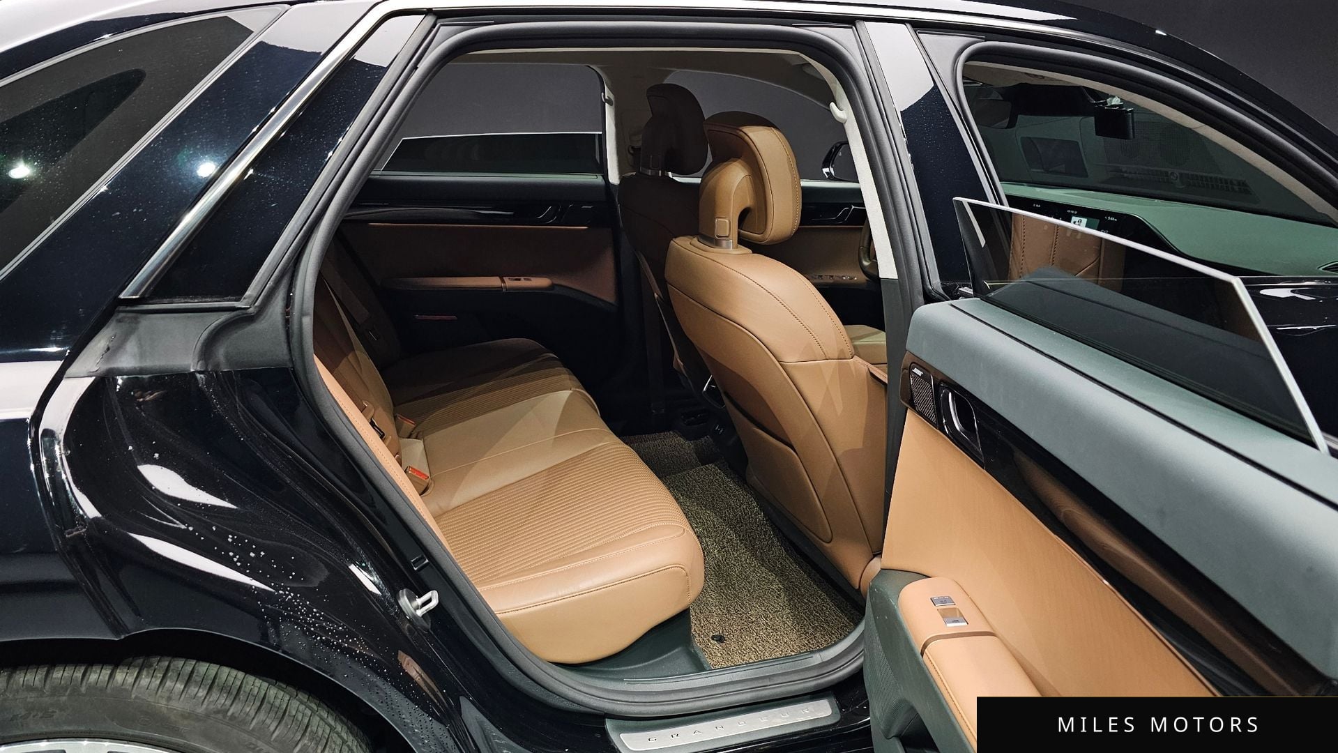 Hyundai 그랜저 하이브리드 (GN7) 2023 — миниатюра 17